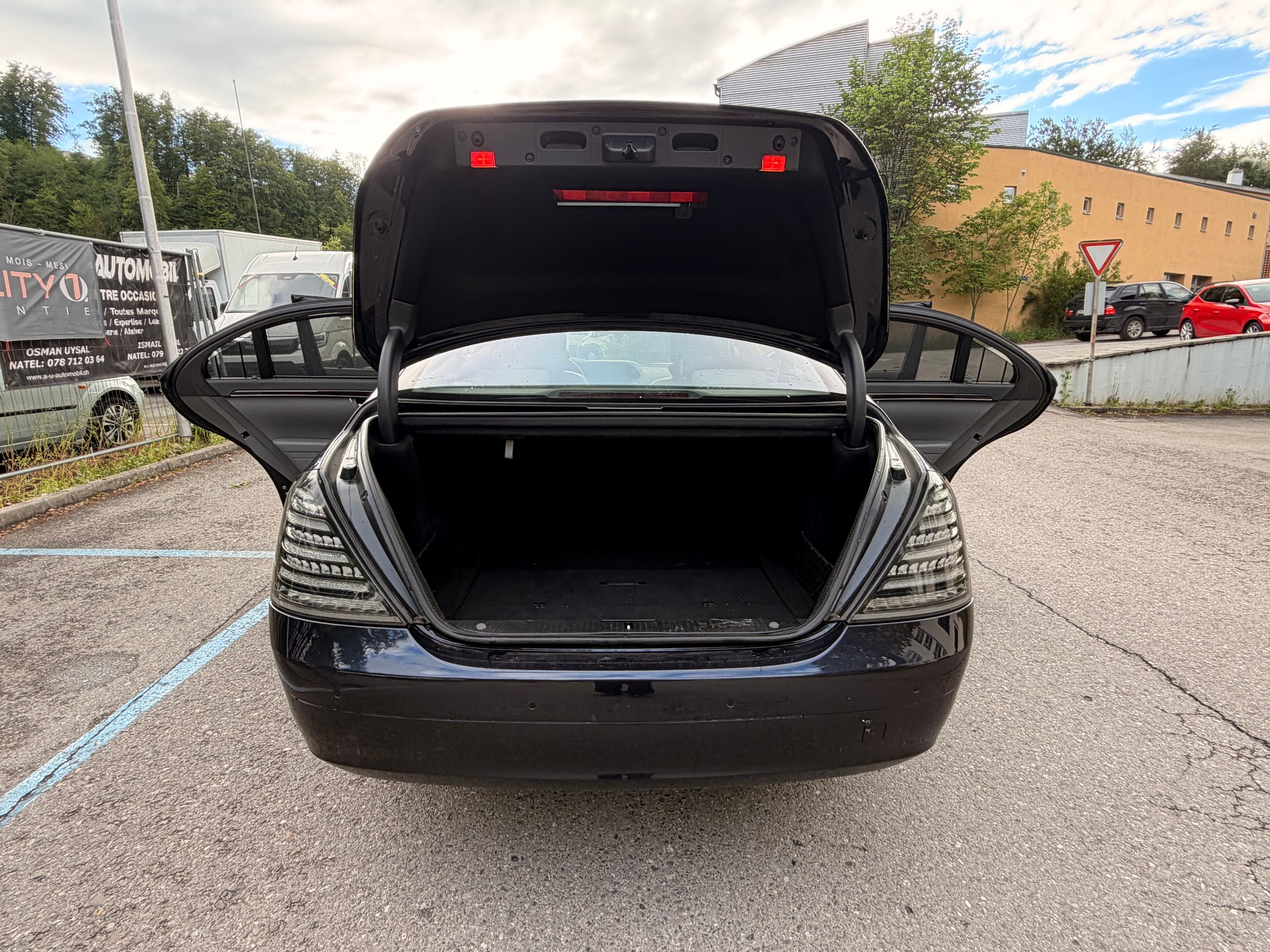 MERCEDES-BENZ S 500 4Matic 7G-Tronic-image-17
