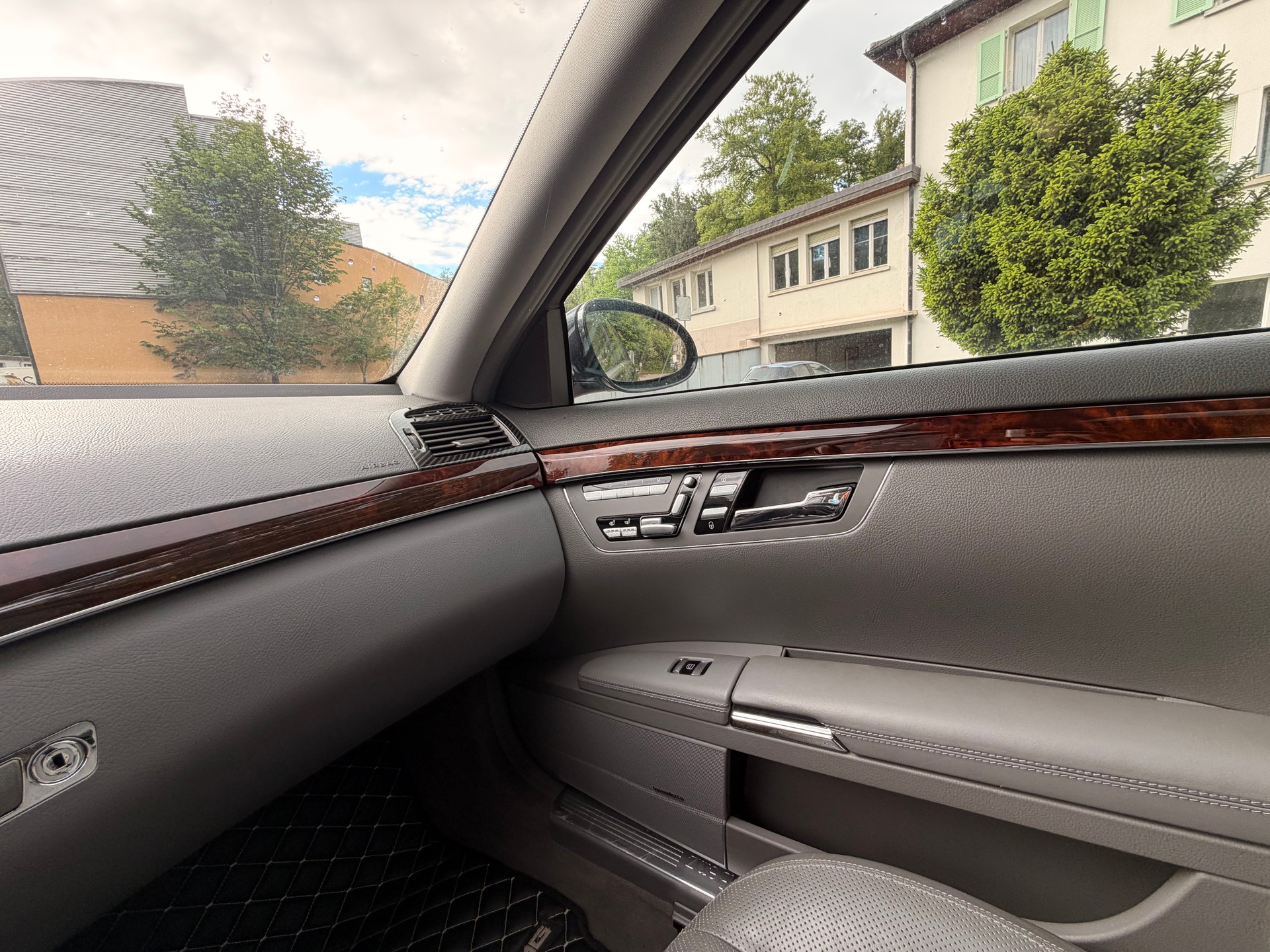 MERCEDES-BENZ S 500 4Matic 7G-Tronic-image-23