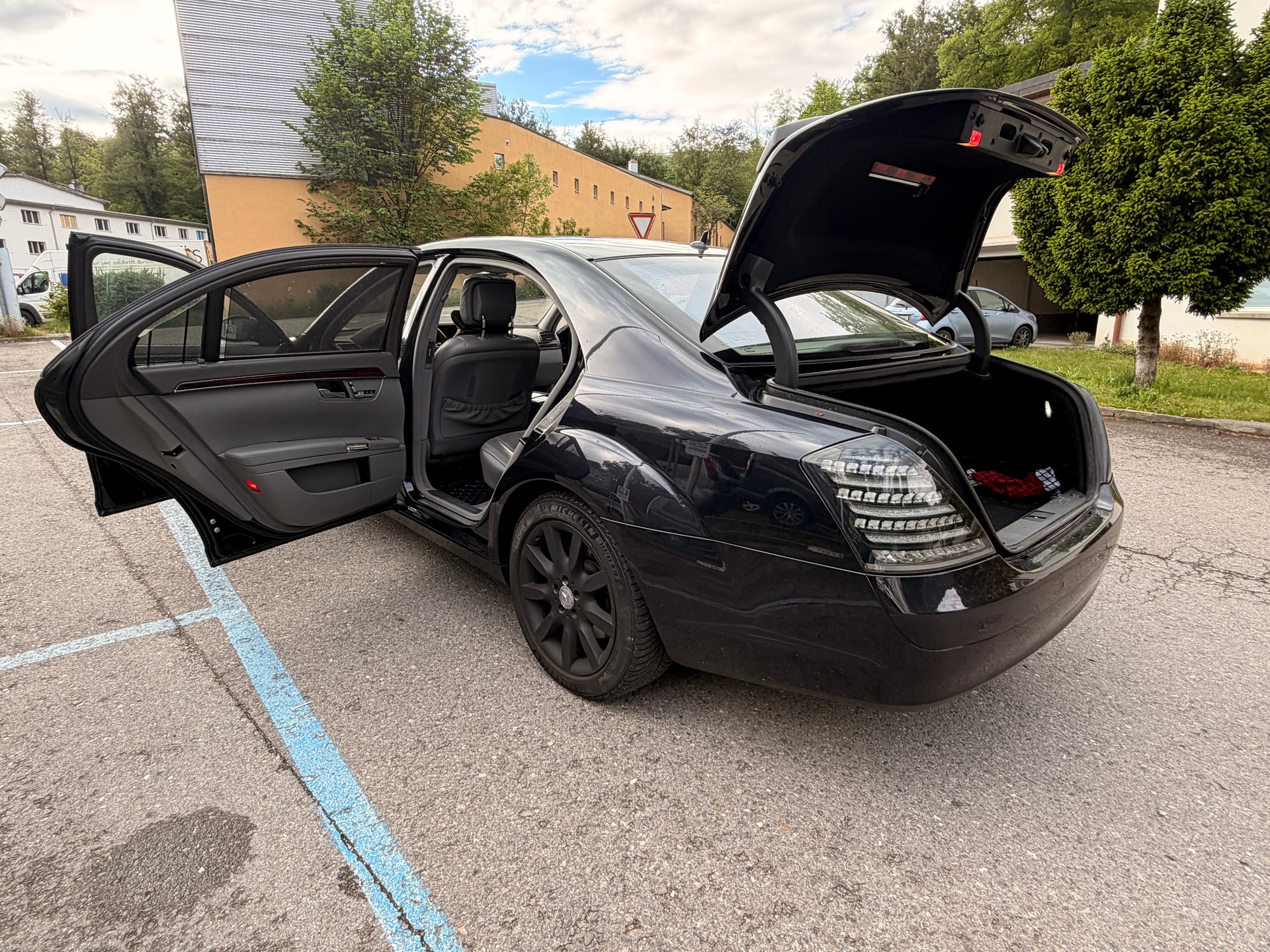 MERCEDES-BENZ S 500 4Matic 7G-Tronic-image-16