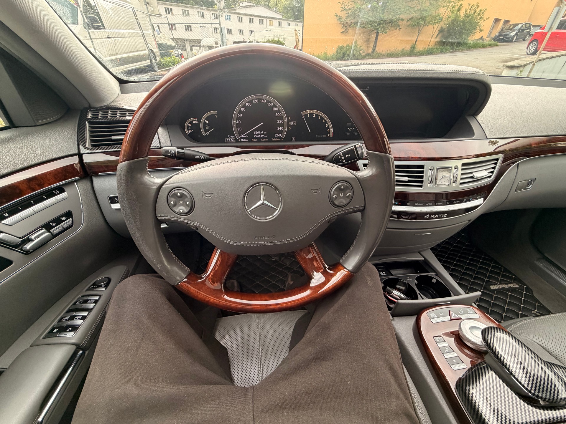 MERCEDES-BENZ S 500 4Matic 7G-Tronic-image-27