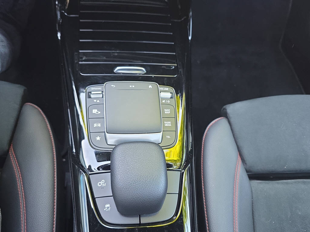 MERCEDES-BENZ A 35 AMG 4matic-image-20
