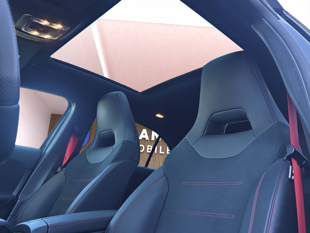 MERCEDES-BENZ A 35 AMG 4matic-image-12