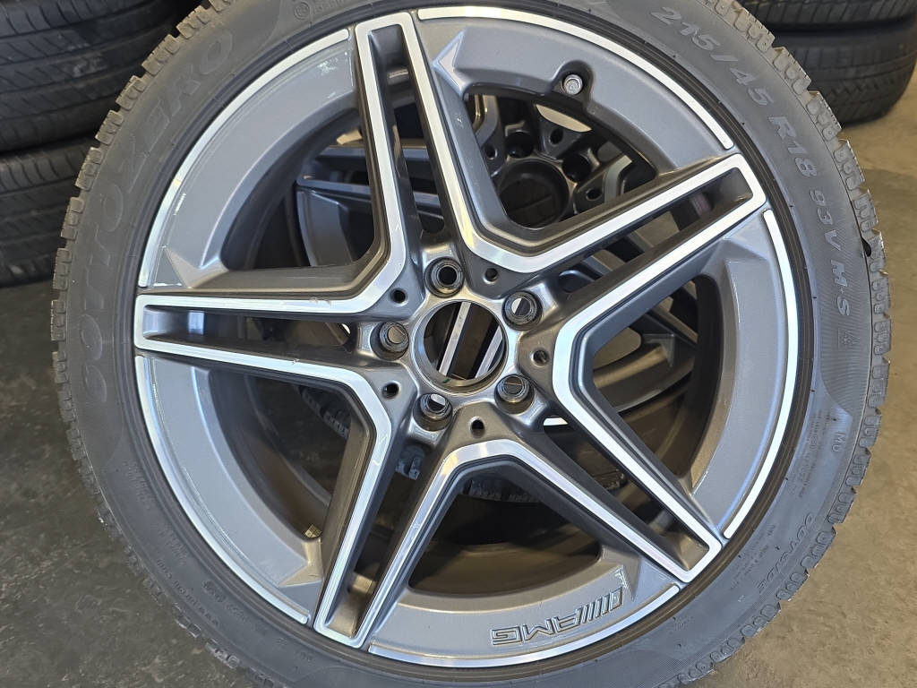 MERCEDES-BENZ A 35 AMG 4matic-image-26