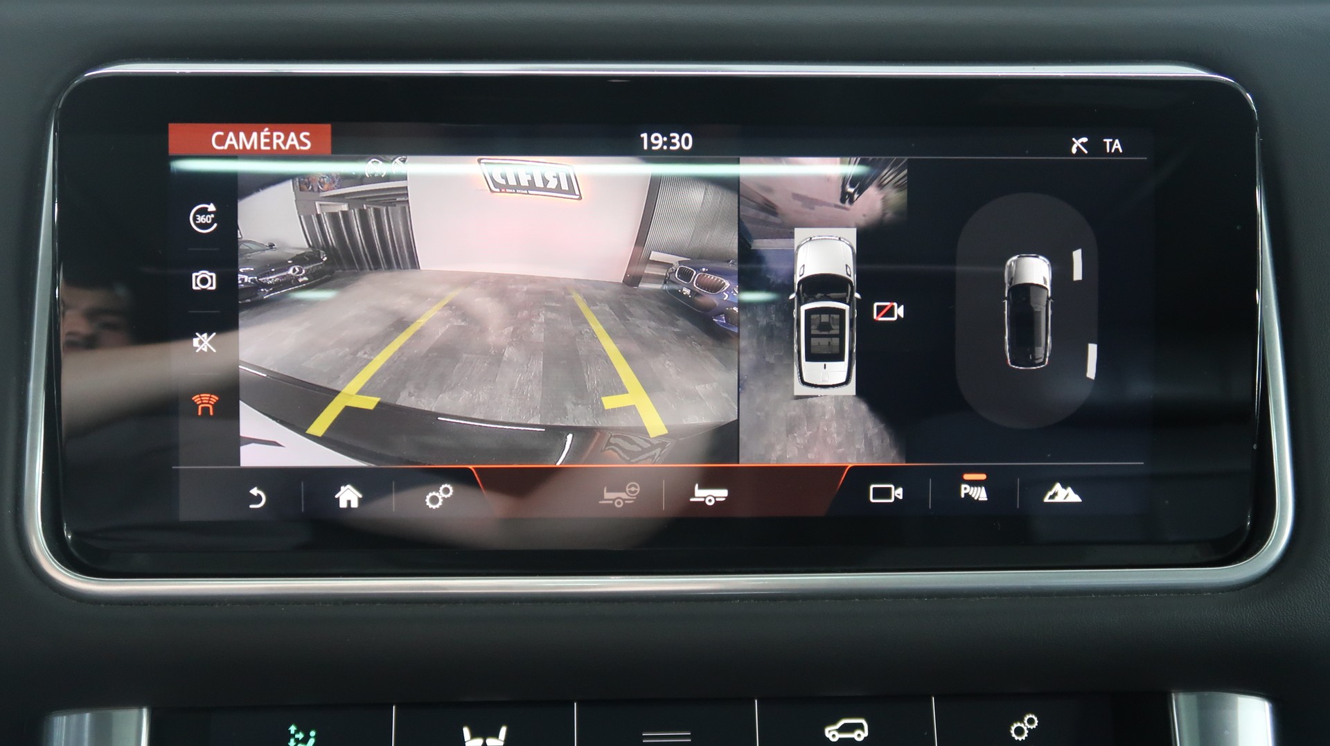 LAND ROVER Range Rover Sport 3.0 SDV6 / MFK / CH / TOP-image-24