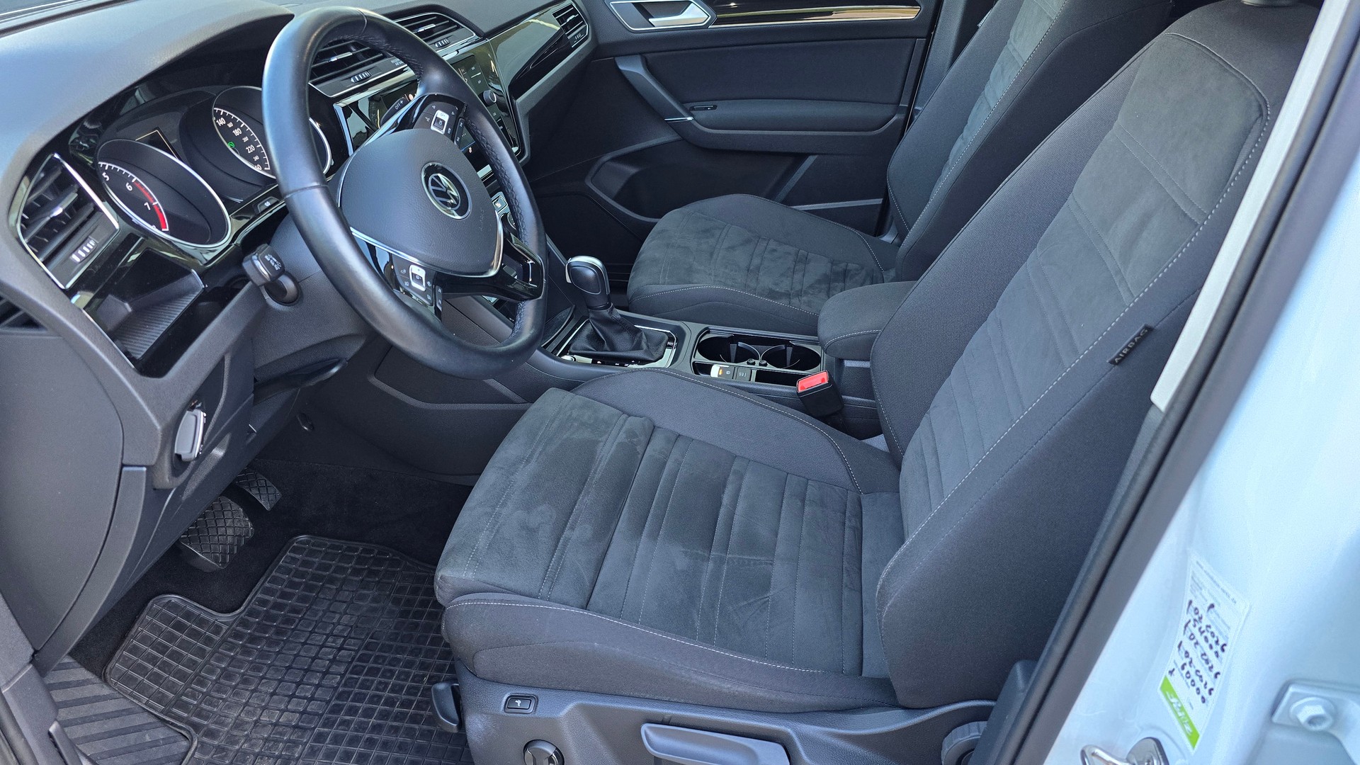VW Touran 1.5 TSI EVO Highline DSG-image-5