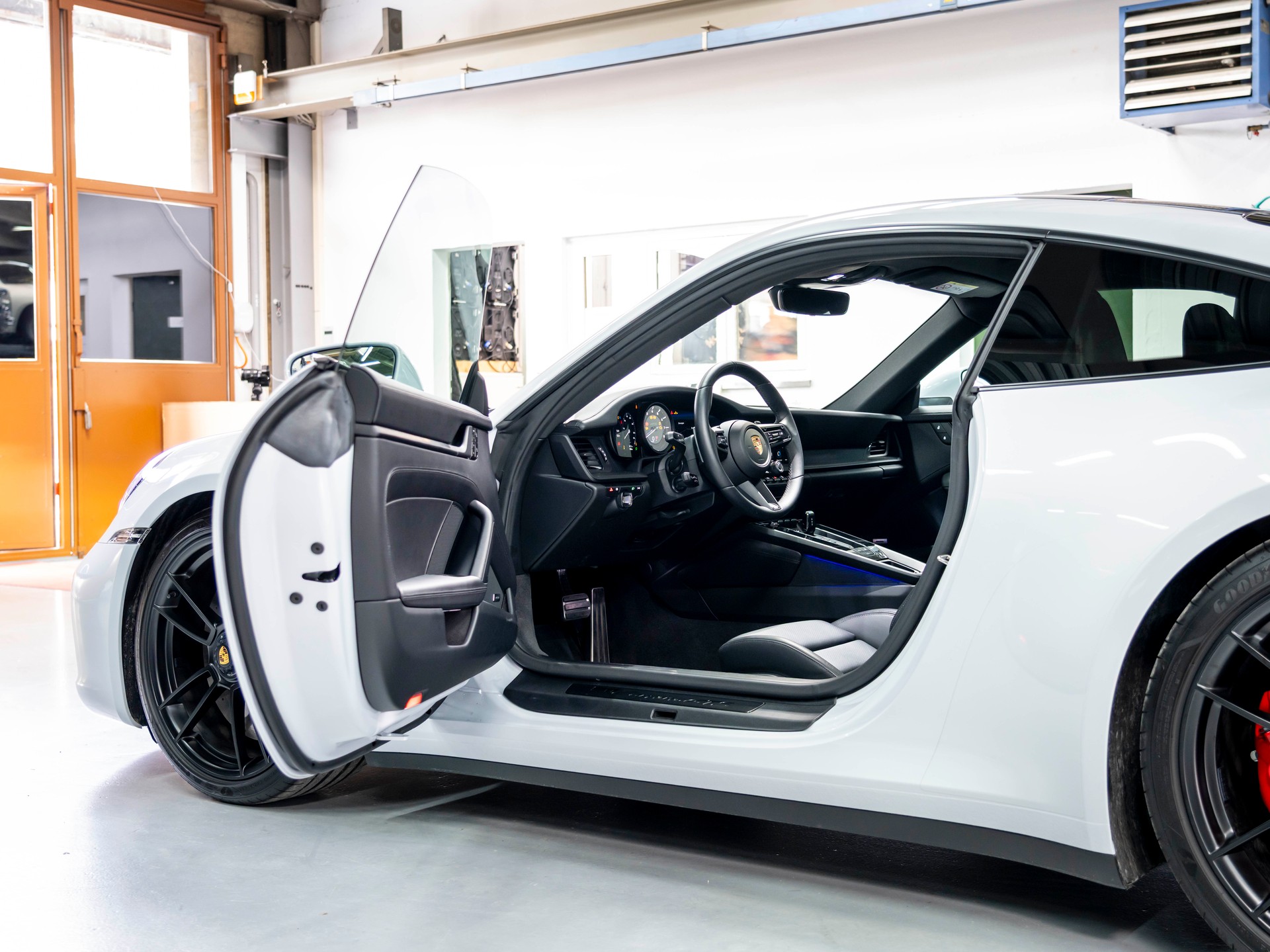 PORSCHE 911 Carrera GTS PDK-image-16