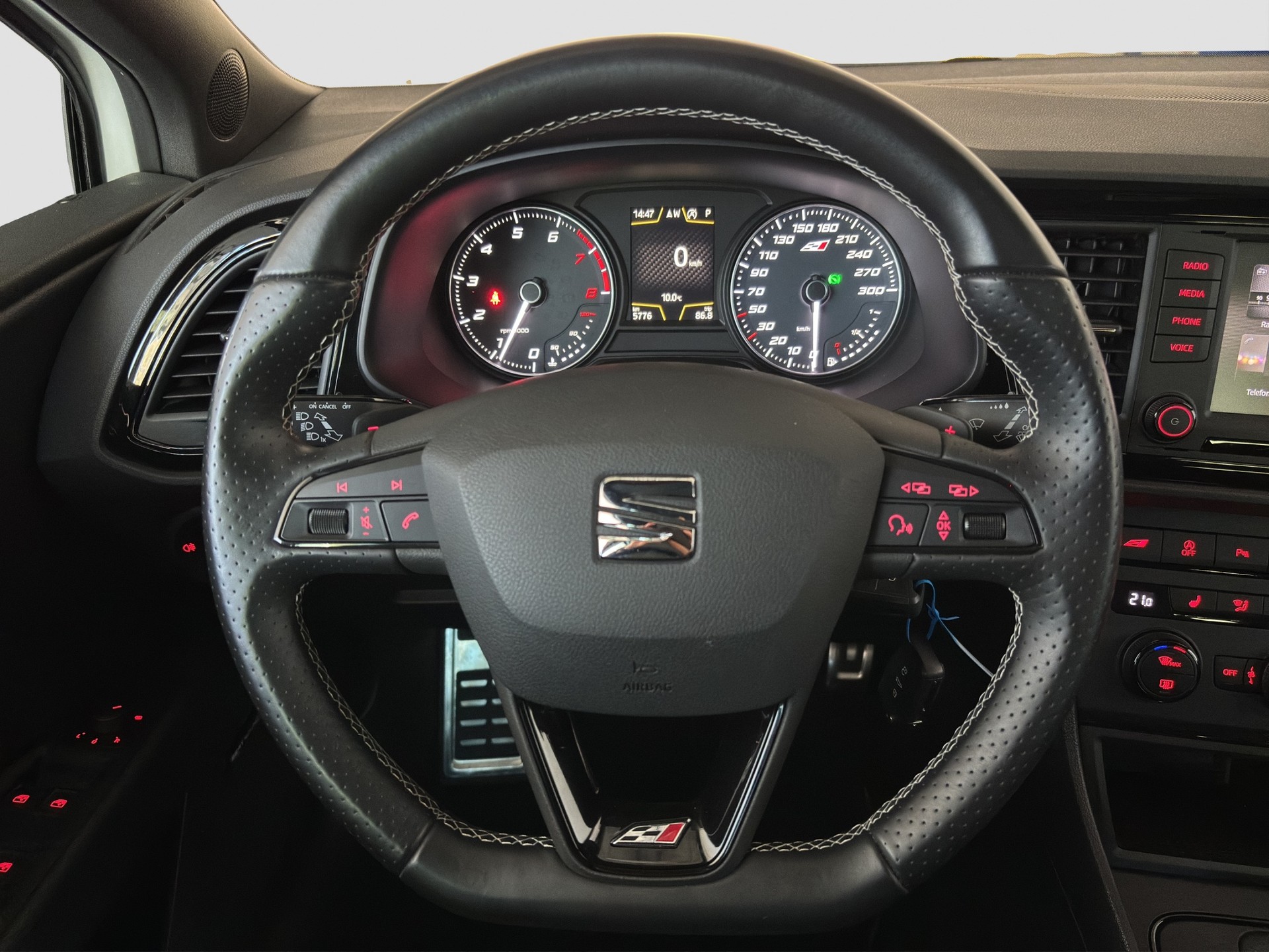 SEAT Leon 2.0 TSI Cupra 290 DSG-image-4