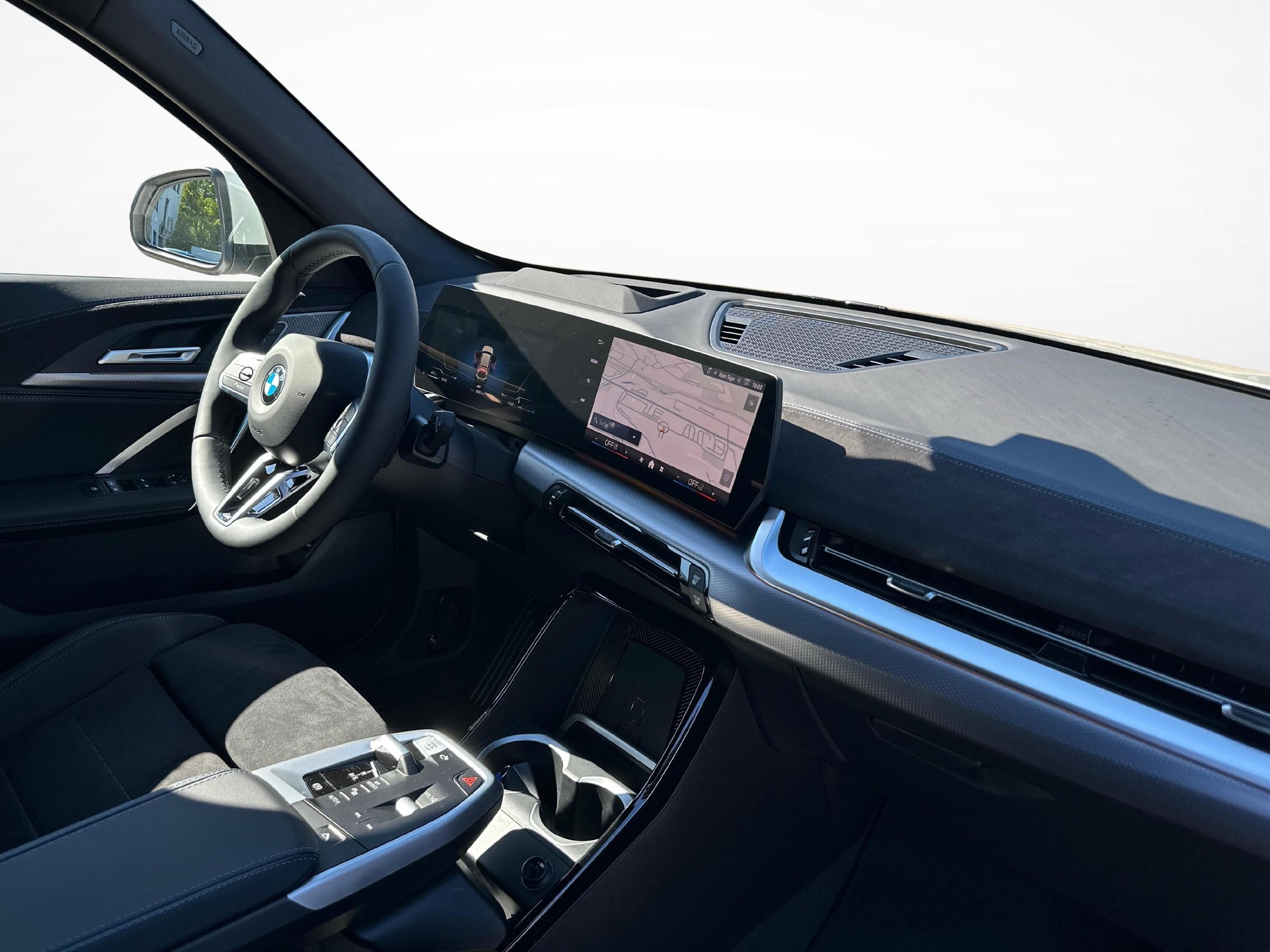 BMW X1 23i xDrive-image-10