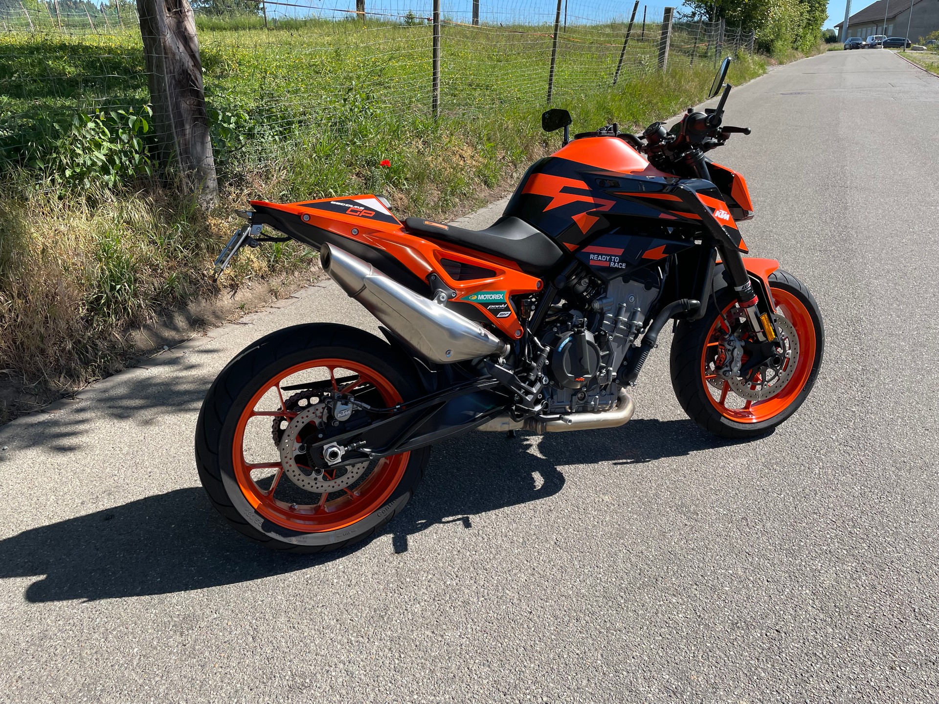 KTM 890 Duke GP-image-2