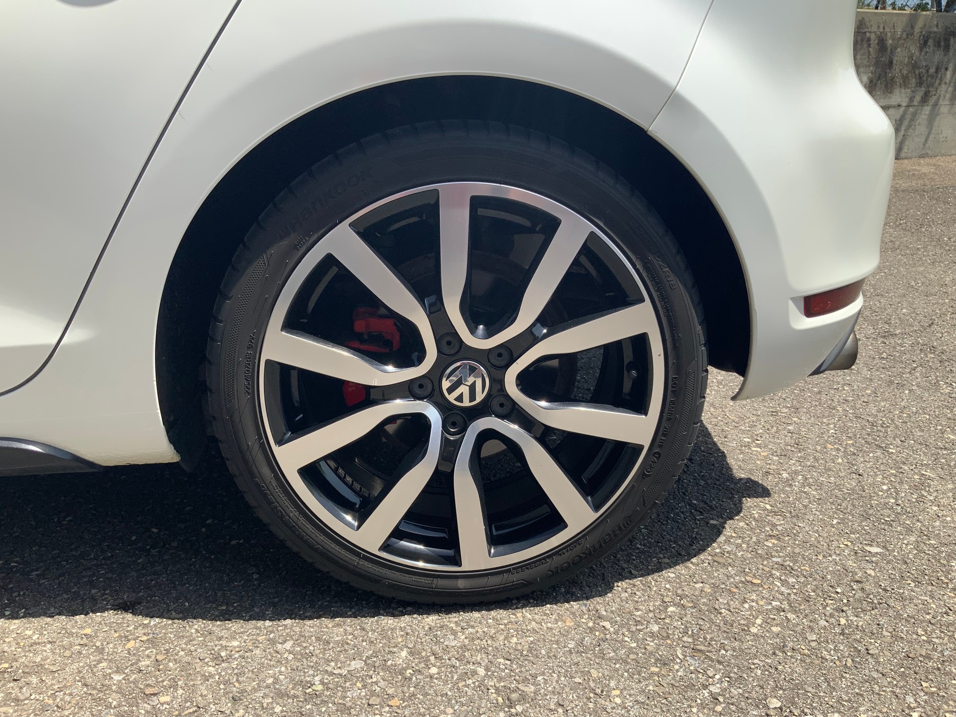 VW 2.0 TSI GTI Adidas-image-2