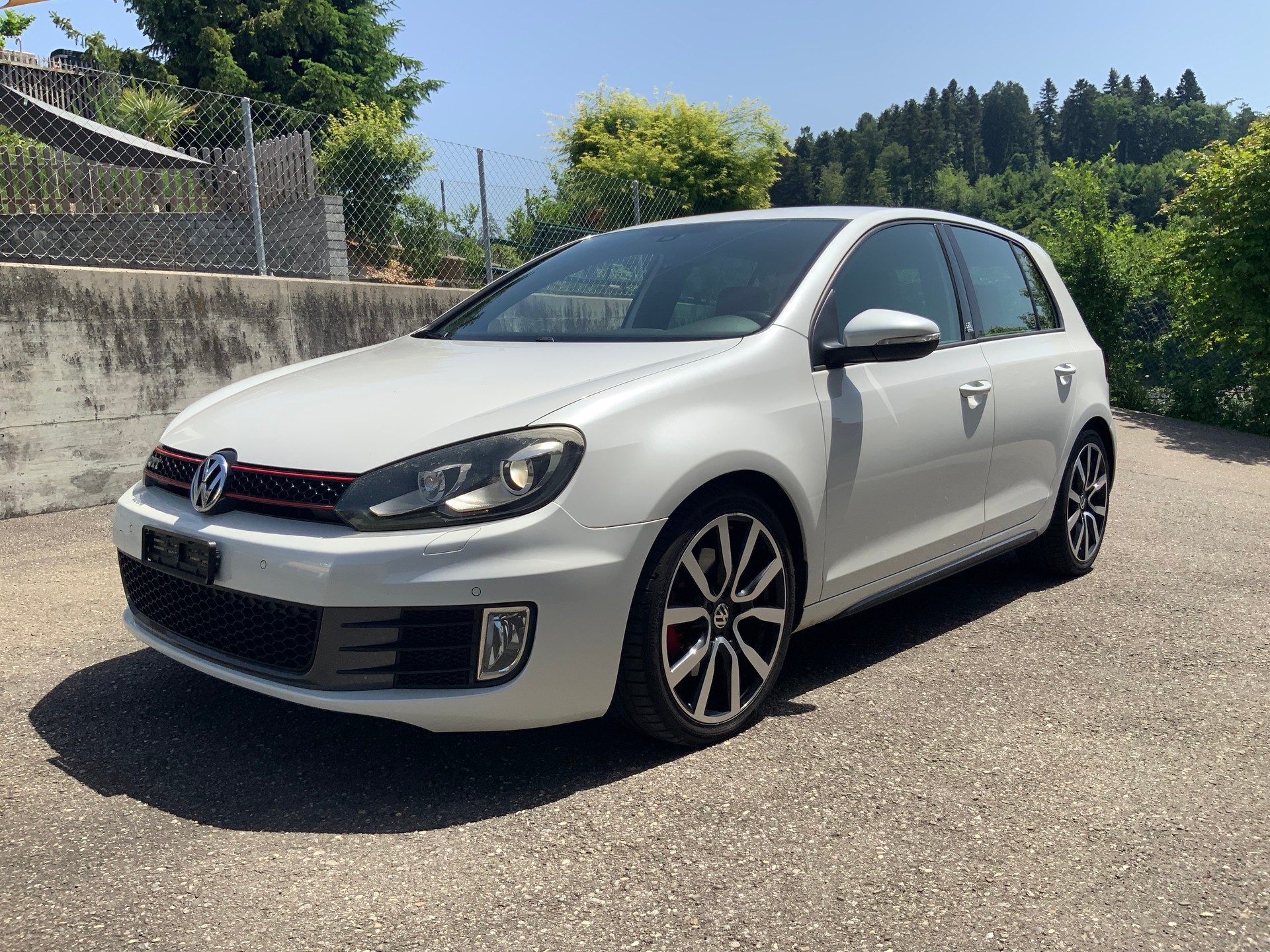 VW 2.0 TSI GTI Adidas-image-0