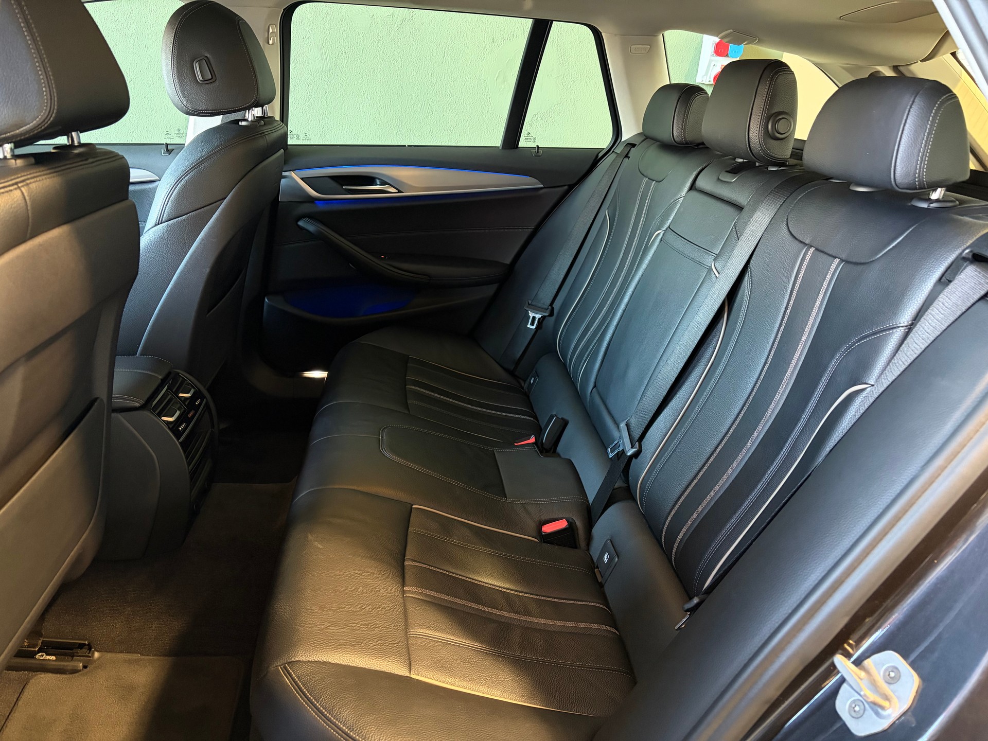 BMW 530d xDrive Touring Sport Line Steptronic * CH-Fahrzeug *-image-6