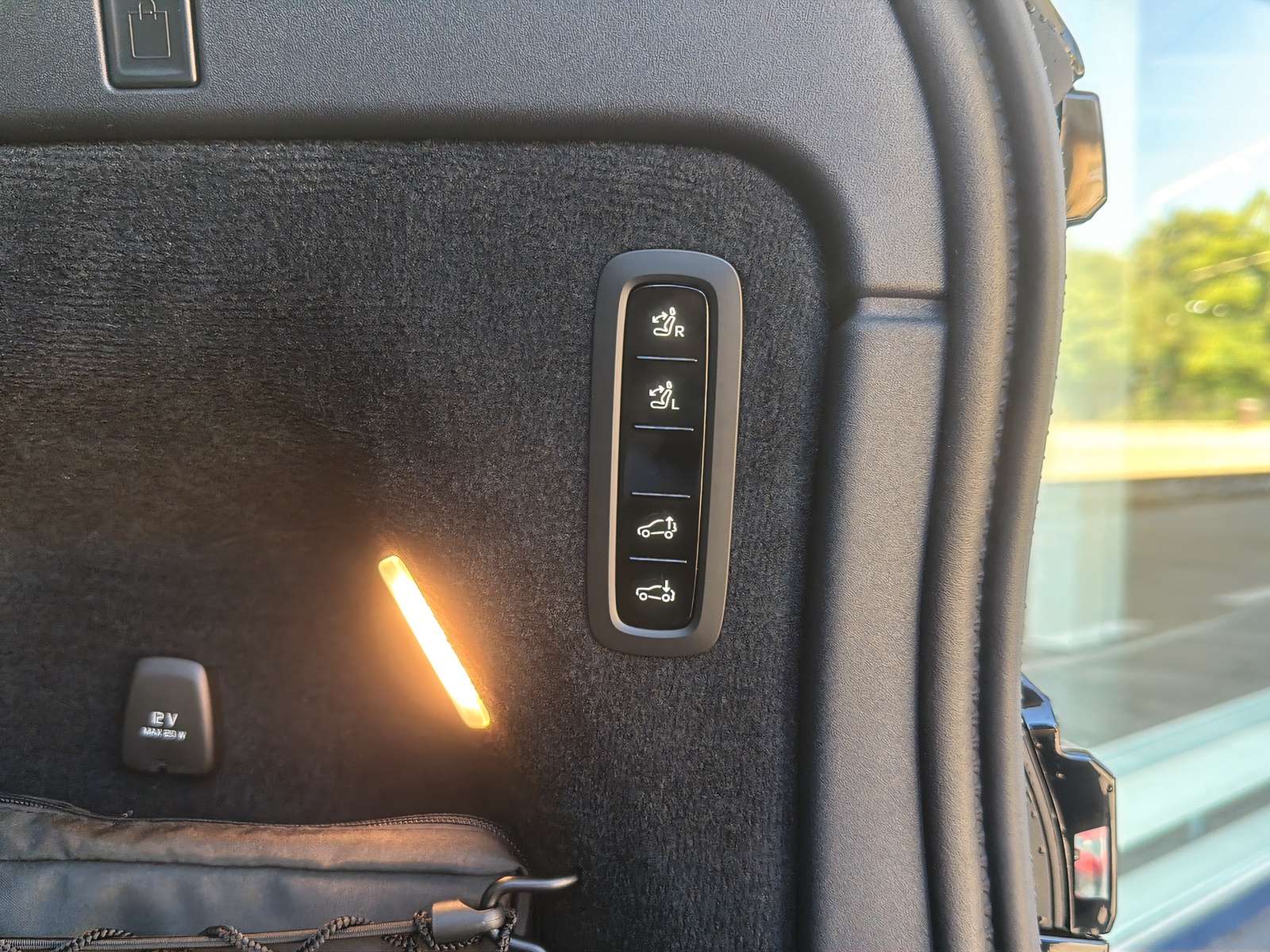 VOLVO EX90 Twin Performance Ultra 6P. AWD-image-21