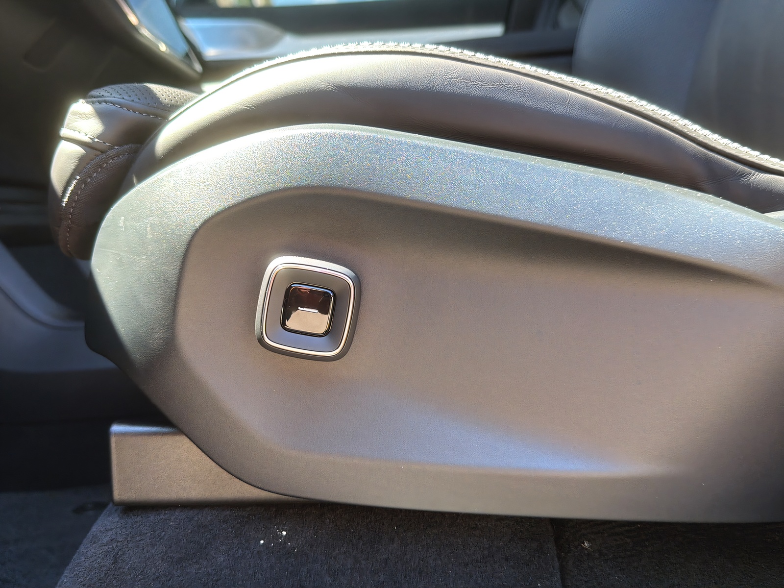 VOLVO EX90 Twin Performance Ultra 6P. AWD-image-16