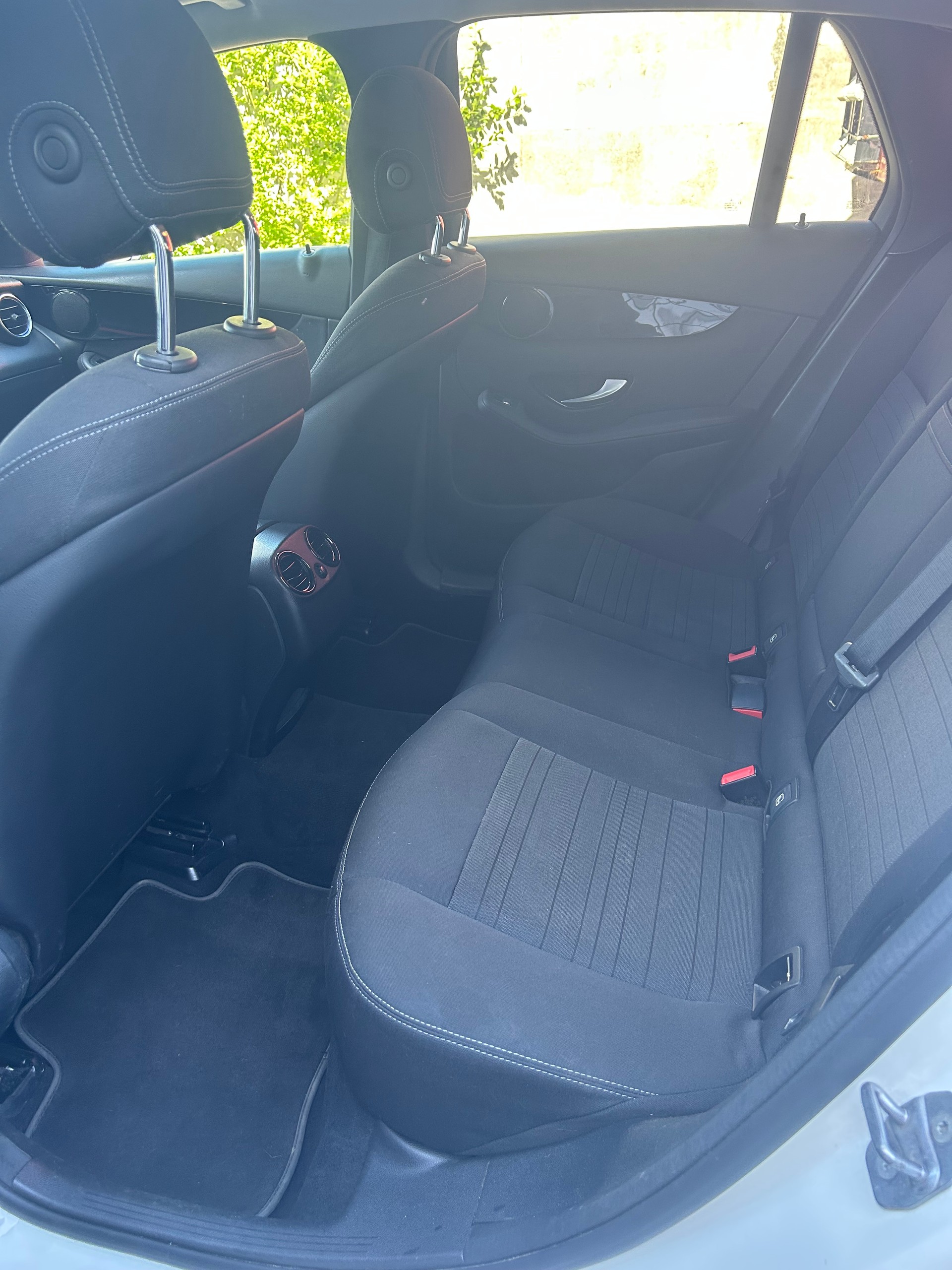 MERCEDES-BENZ GLC 250 4Matic 9G-Tronic-image-11