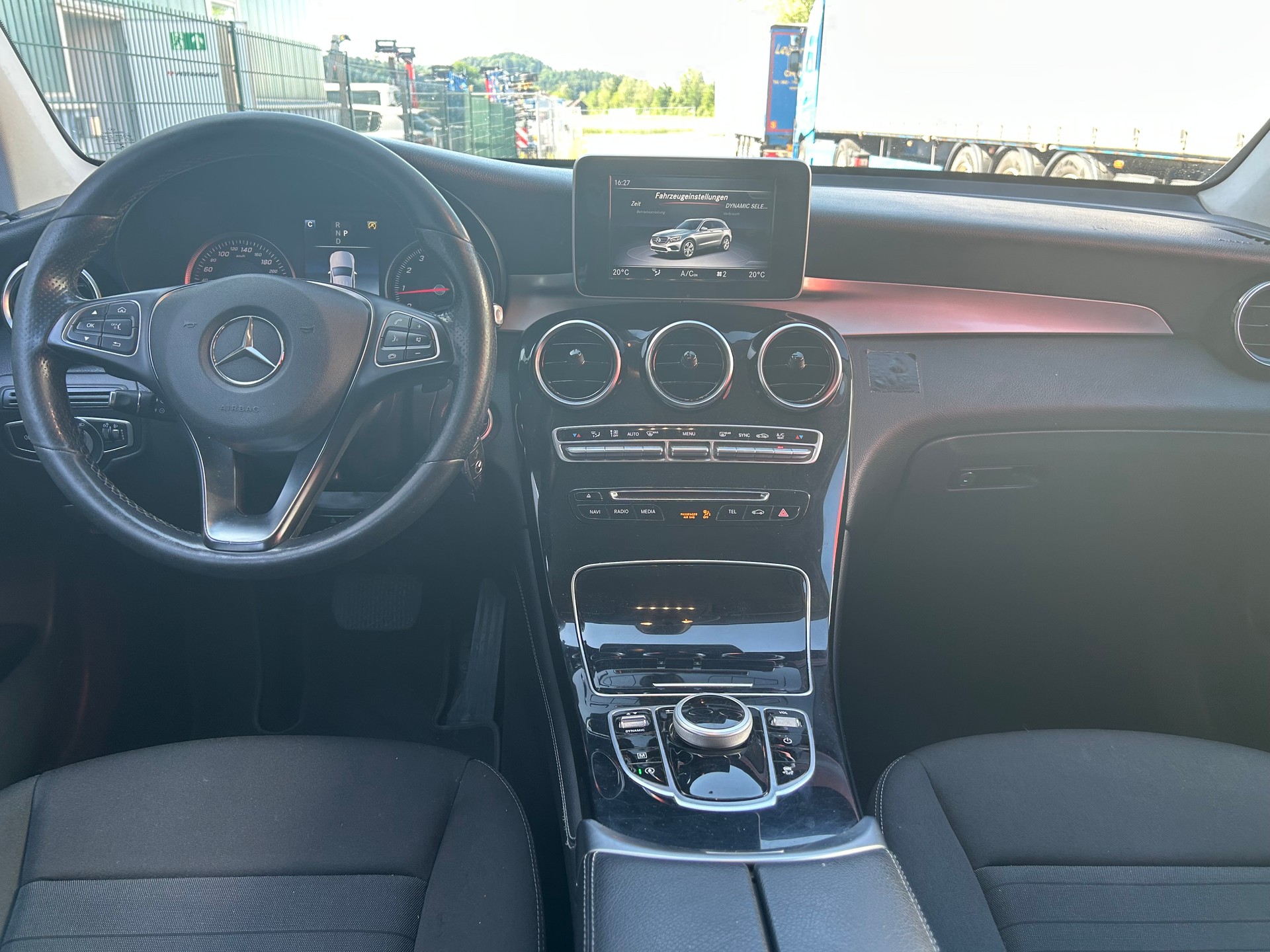 MERCEDES-BENZ GLC 250 4Matic 9G-Tronic-image-6