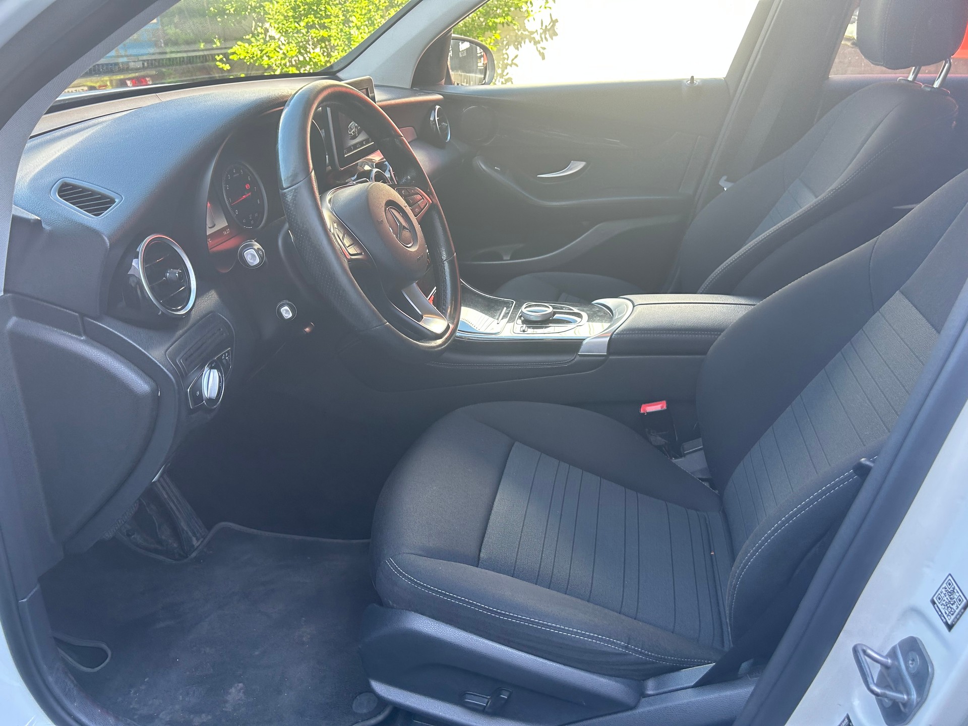 MERCEDES-BENZ GLC 250 4Matic 9G-Tronic-image-9
