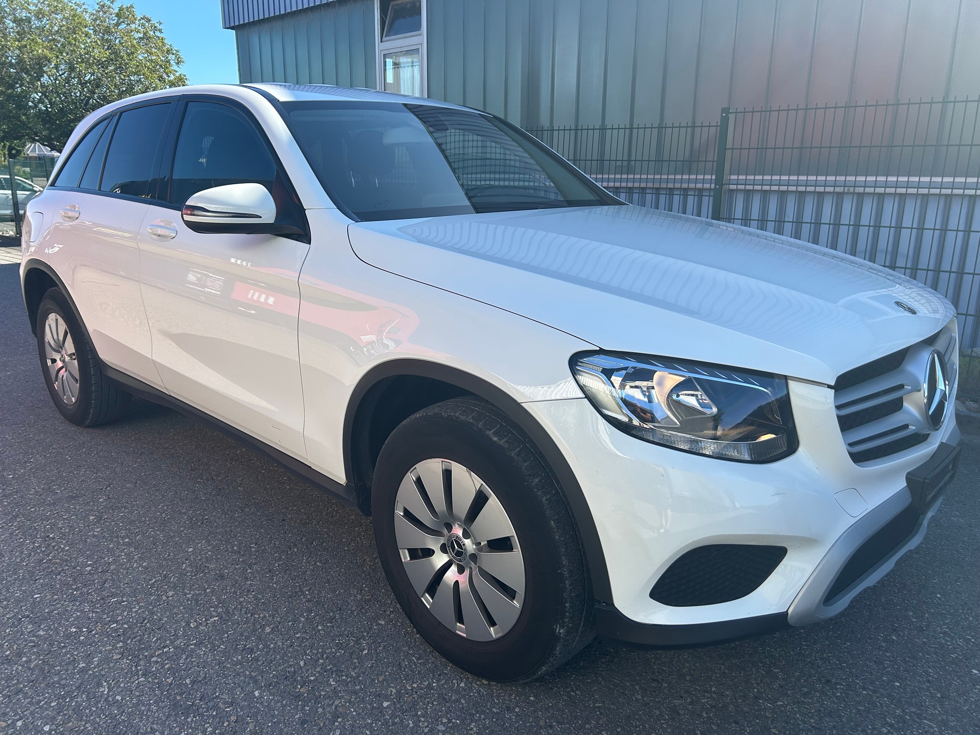 MERCEDES-BENZ GLC 250 4Matic 9G-Tronic-image-2