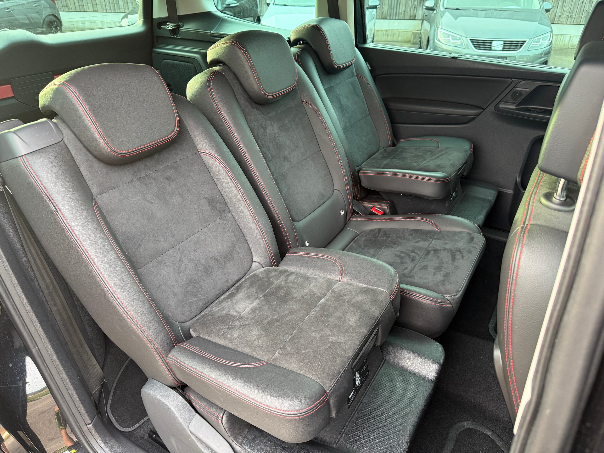 SEAT Alhambra 1.4 TSI DSG SWISS FR2-image-10