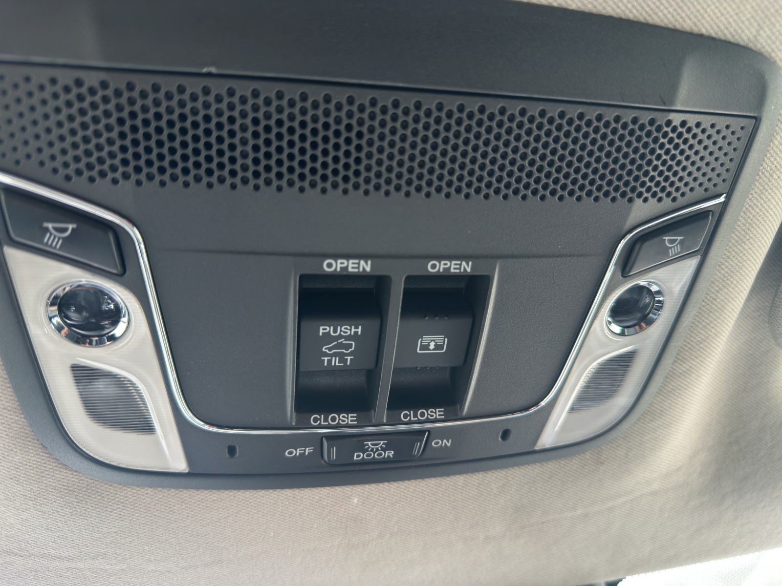HONDA HR-V 1.6i-DTEC Executive-image-21