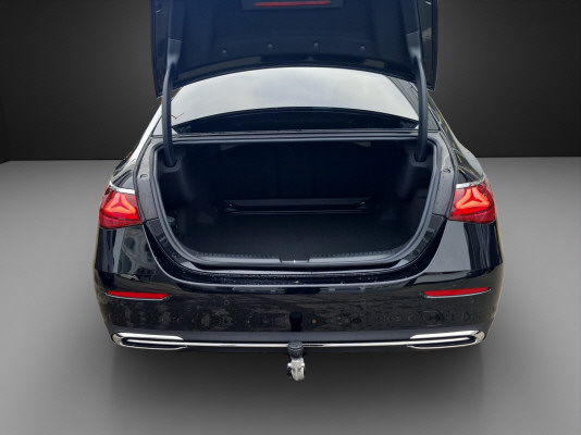 MERCEDES-BENZ E 220 d 4Matic-image-10