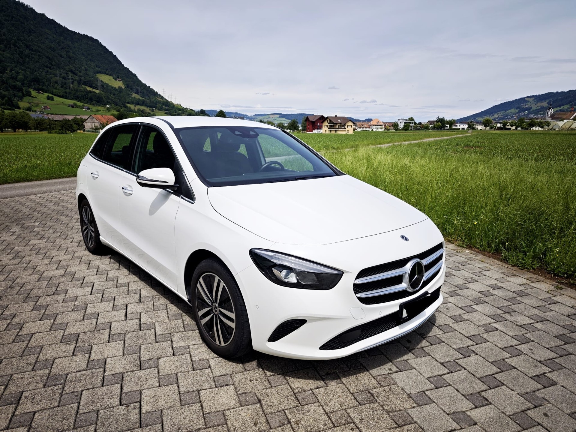 MERCEDES-BENZ B 250 e Progressive-image-2