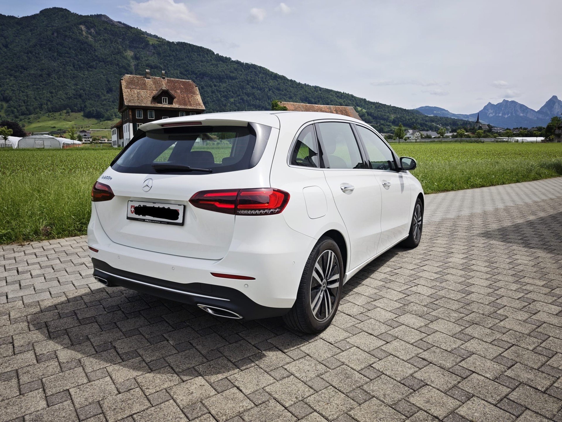 MERCEDES-BENZ B 250 e Progressive-image-4