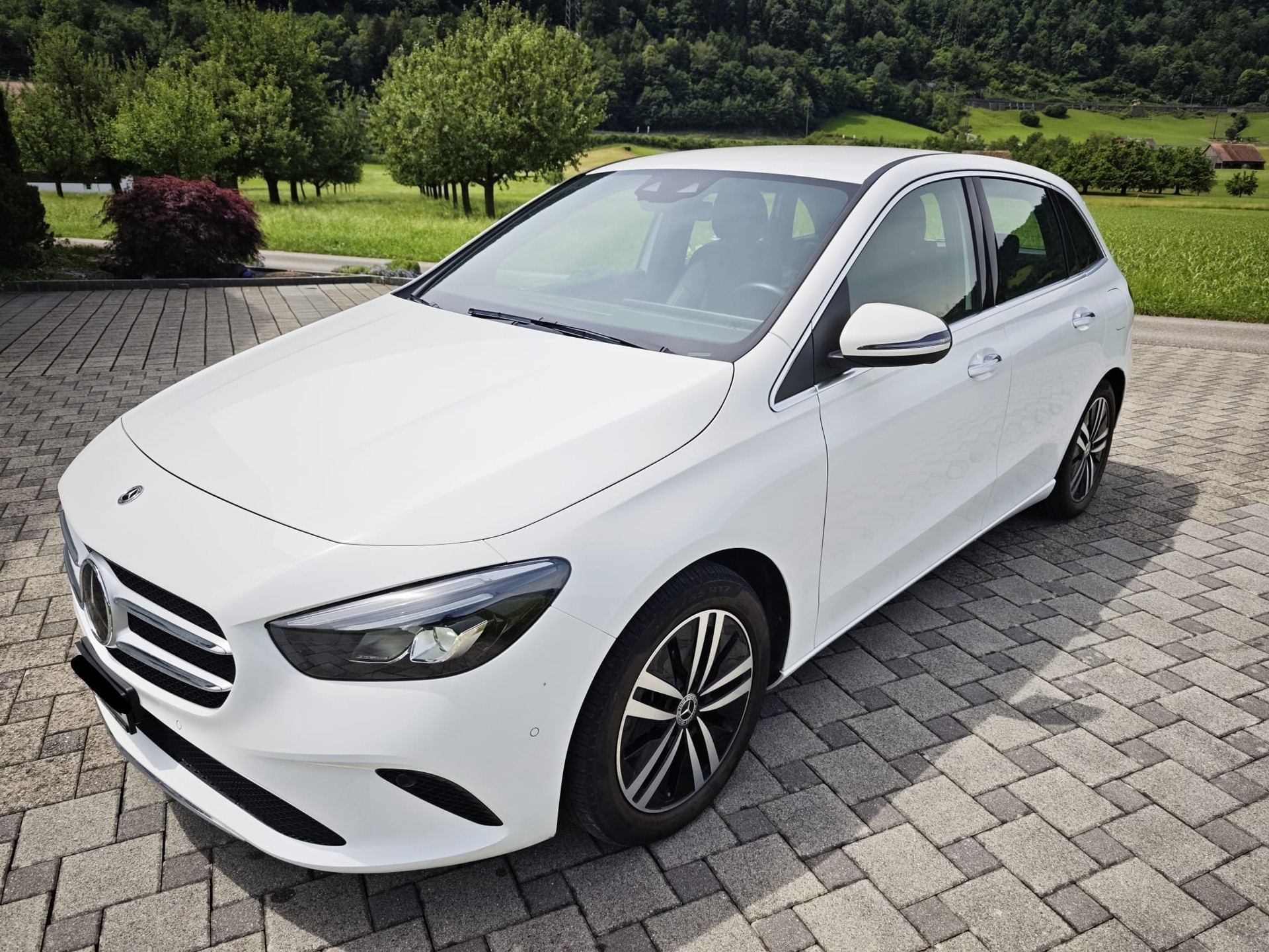 MERCEDES-BENZ B 250 e Progressive-image-0