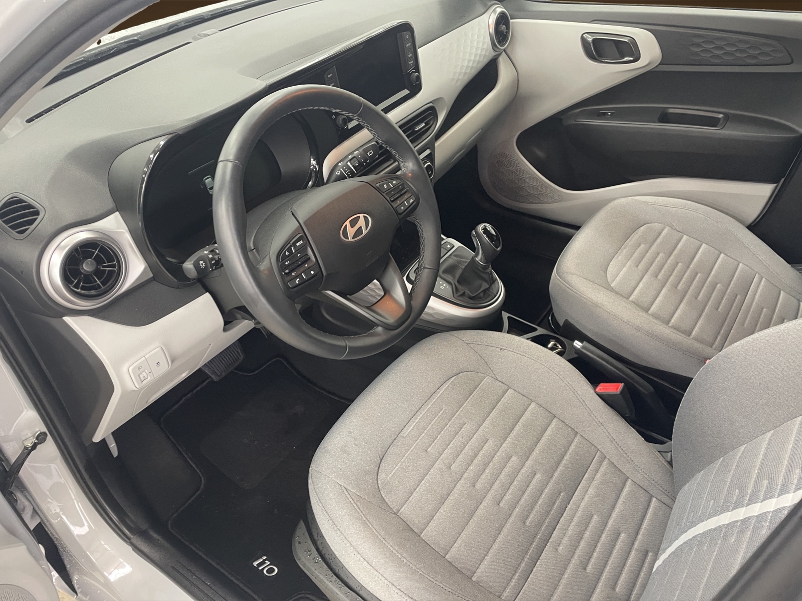 HYUNDAI i10 1.2 Vertex-image-5