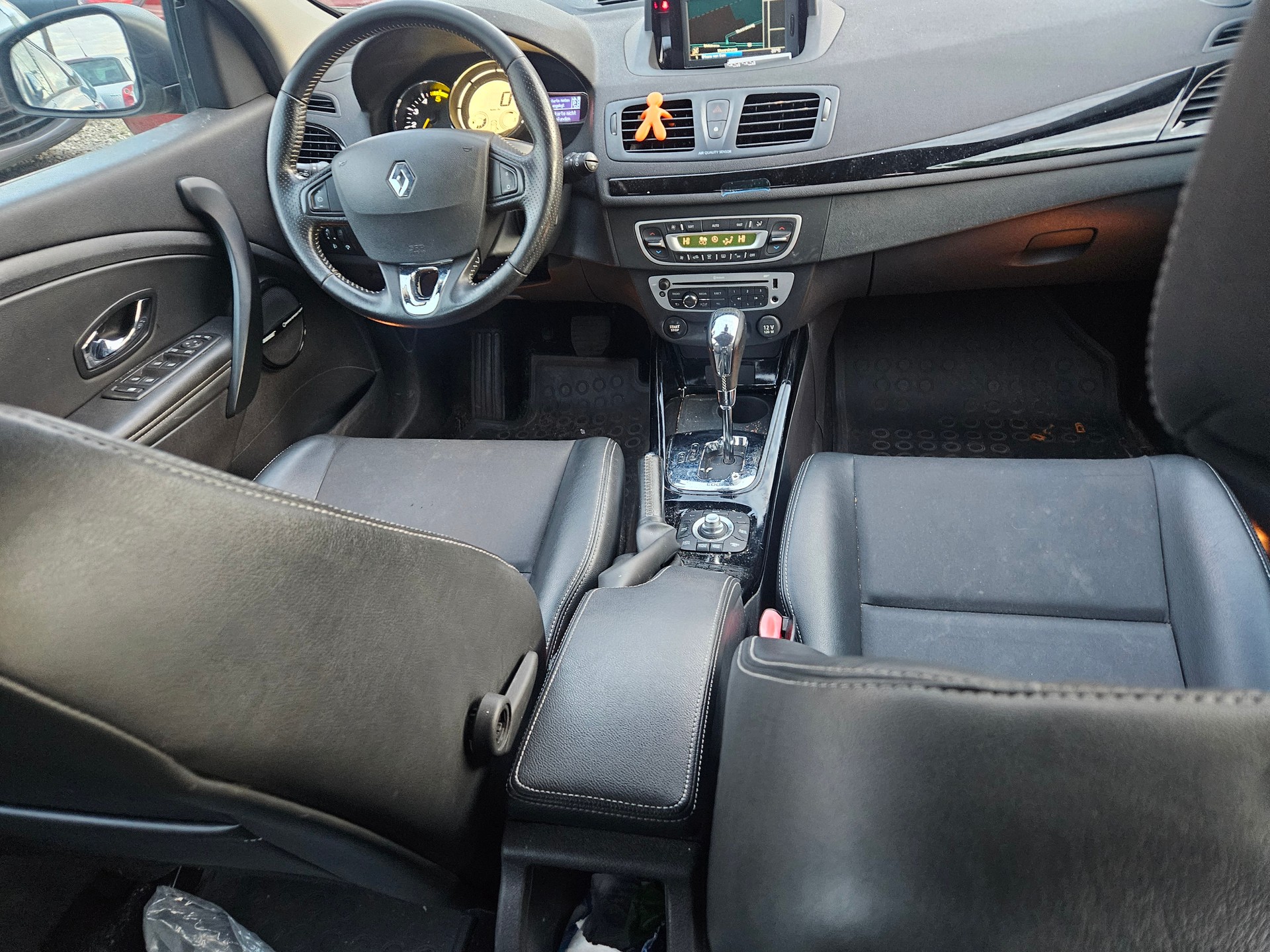 RENAULT Mégane Grandtour 1.5 dCi Bose EDC-image-13