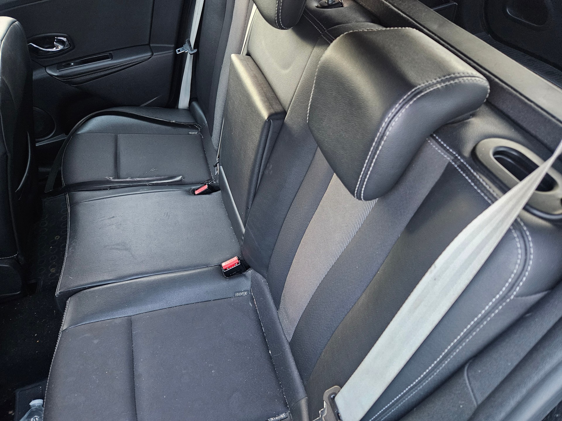 RENAULT Mégane Grandtour 1.5 dCi Bose EDC-image-9