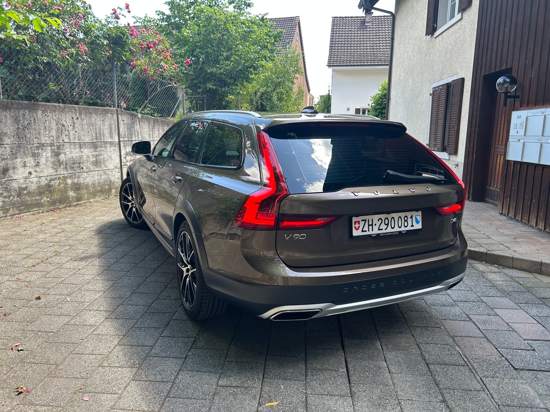 VOLVO 2.0 D4 Pro AWD-image-1