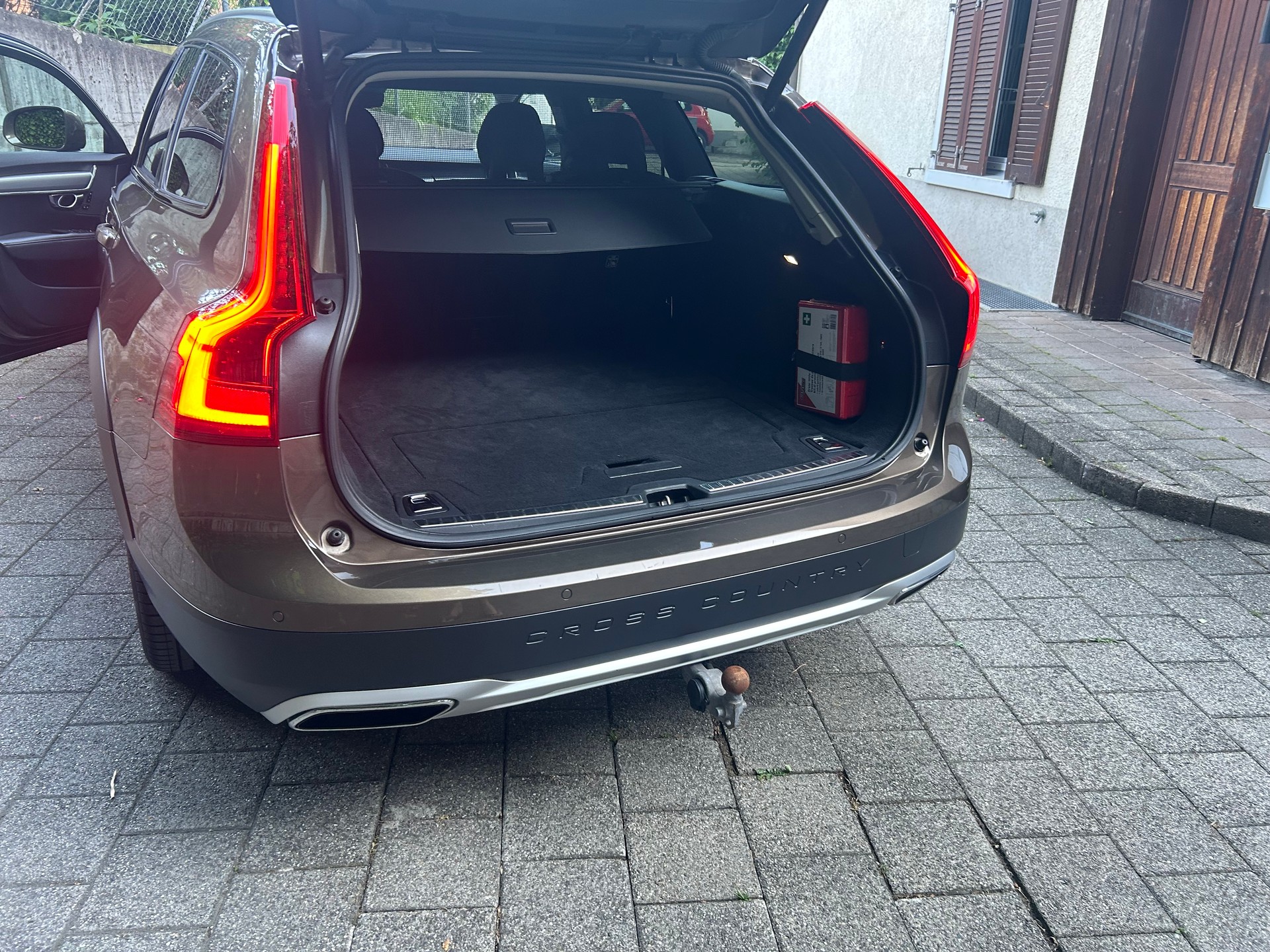 VOLVO 2.0 D4 Pro AWD-image-4