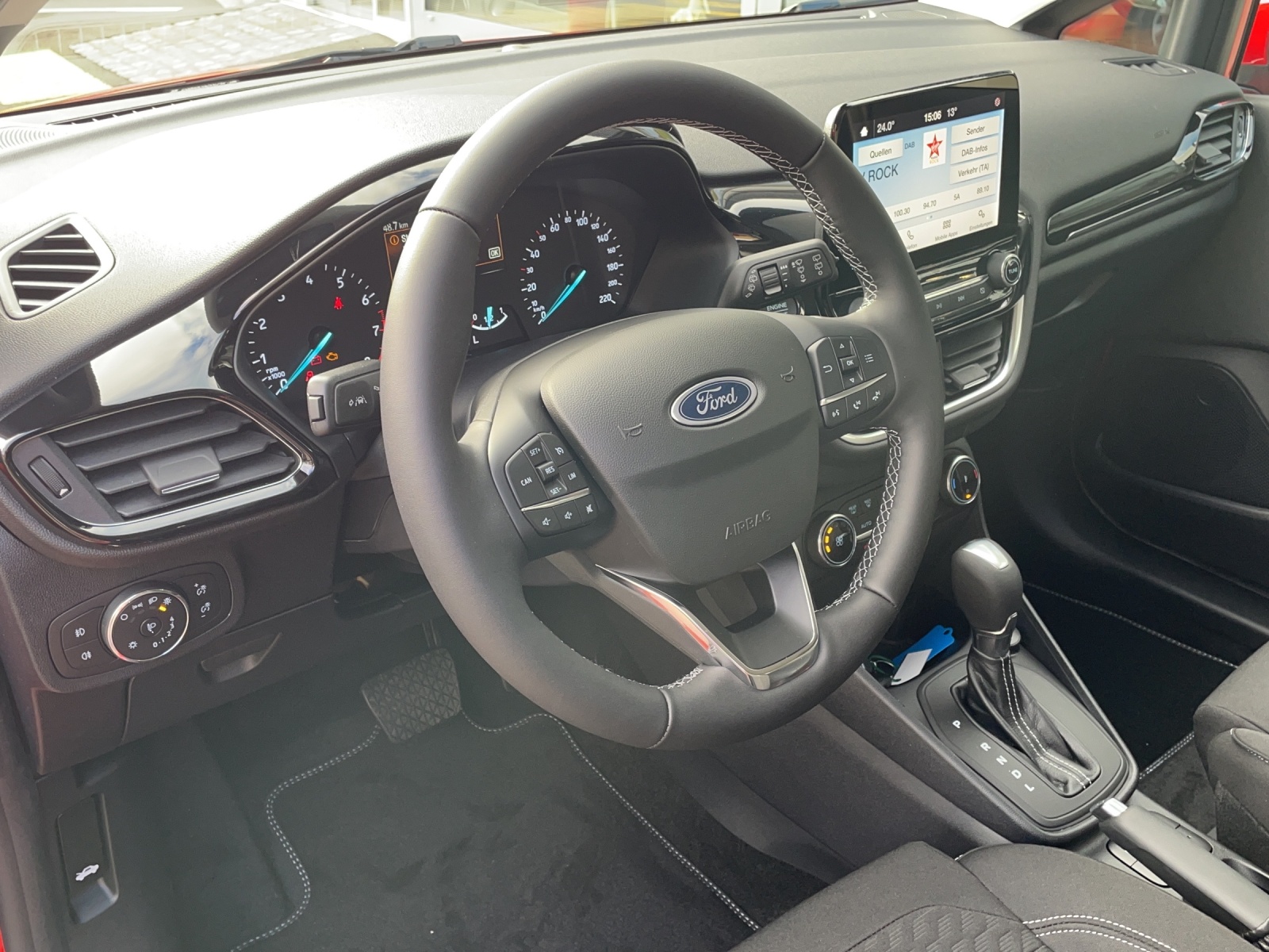 FORD Fiesta 1.0 EcoB Hybrid Titanium-image-7