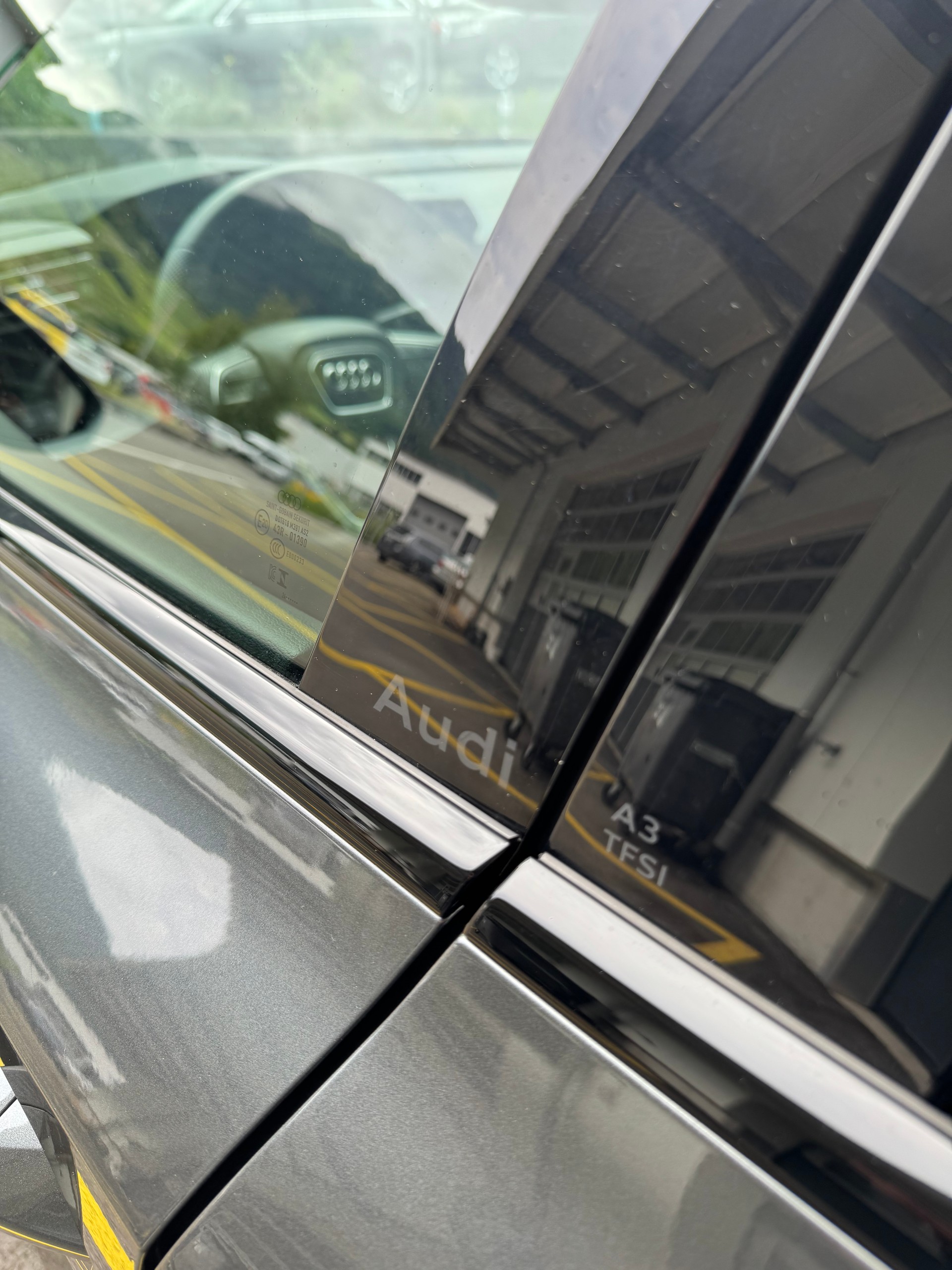 AUDI A3 Limousine 35 TFSI S-Line Attraction S-tronic-image-25