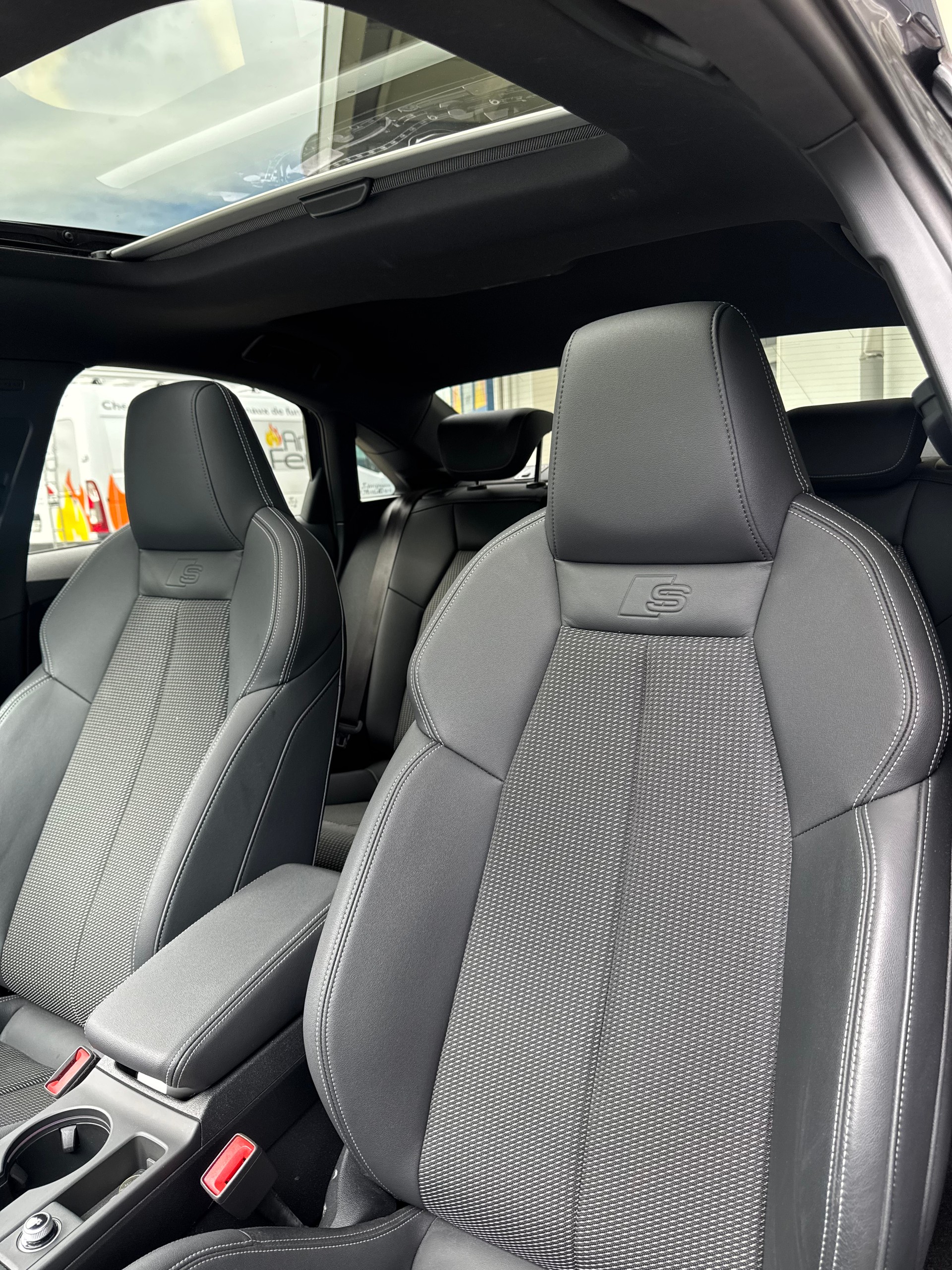 AUDI A3 Limousine 35 TFSI S-Line Attraction S-tronic-image-20