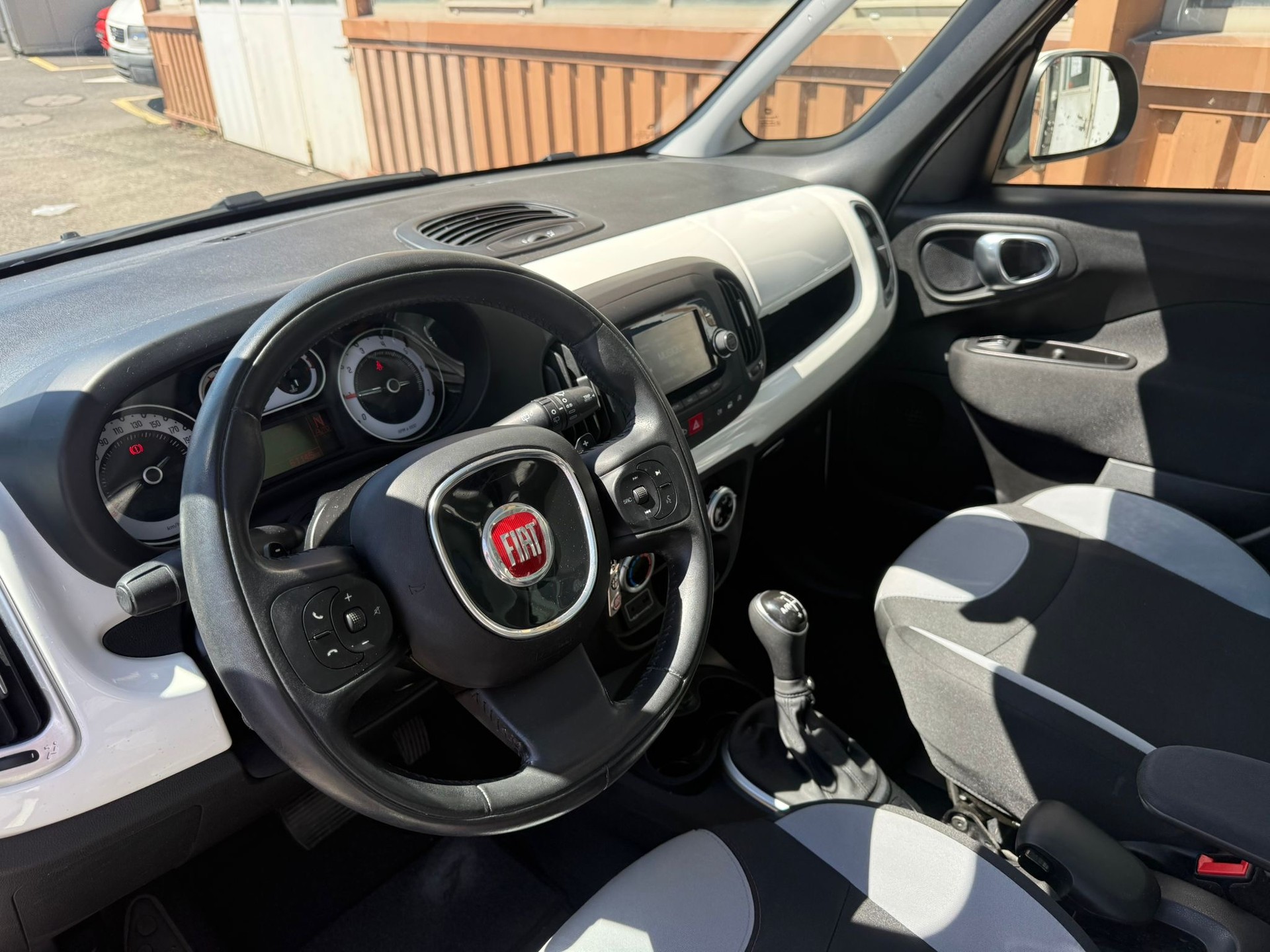 FIAT 500L Living 1.3 JTD Business Class Dualogic-image-4