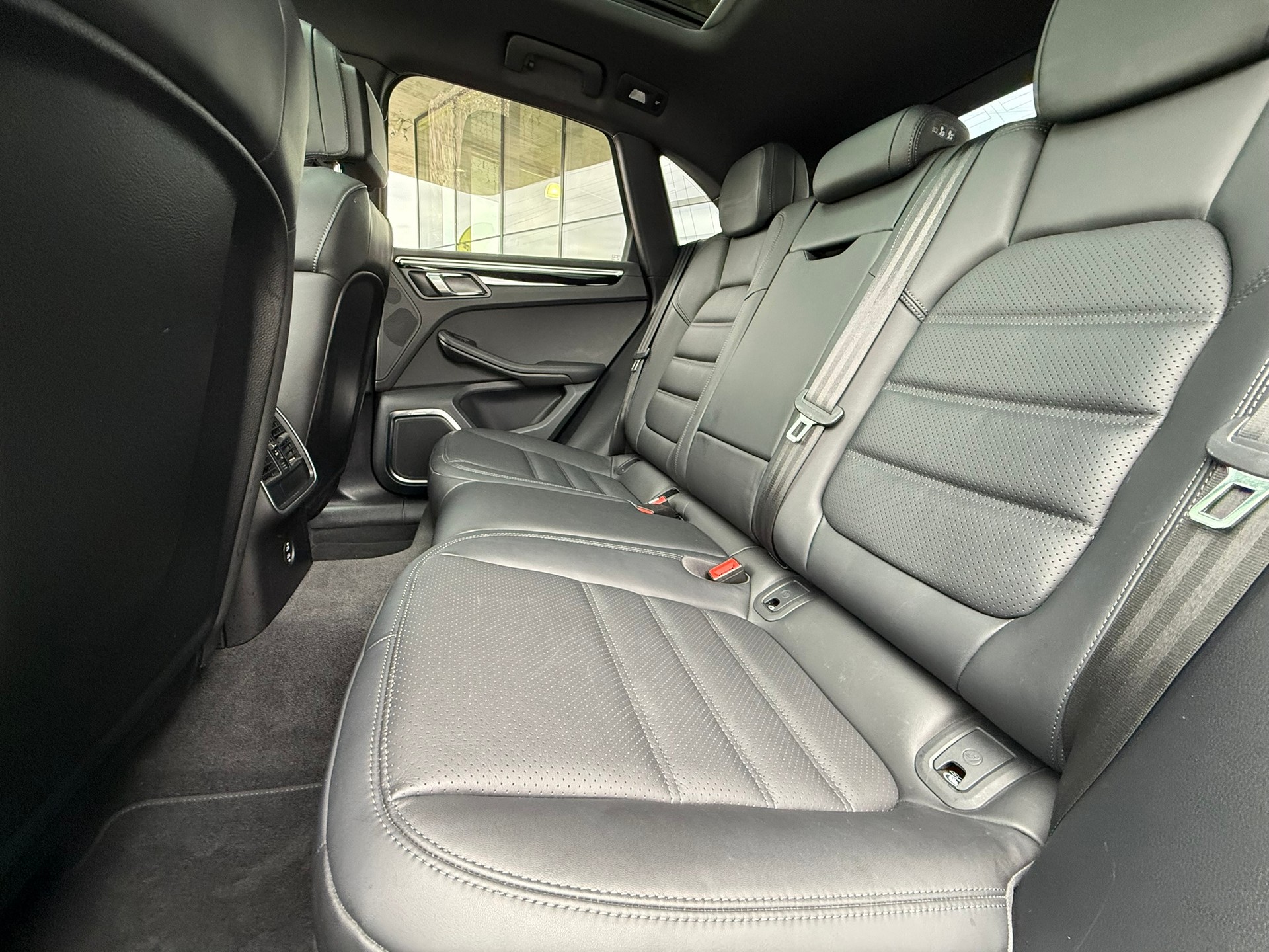 PORSCHE Macan S PDK-image-7