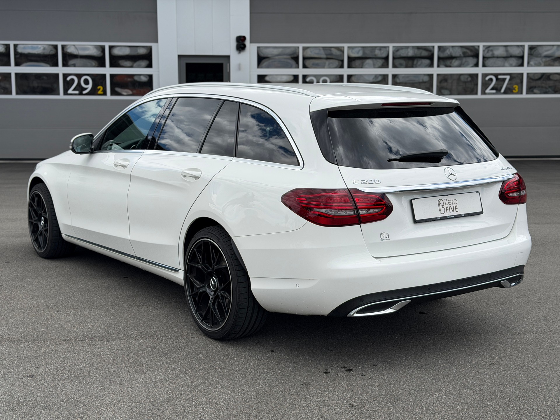 MERCEDES-BENZ C 200 Swiss Star Avantgarde 4M 9G-Tronic-image-4