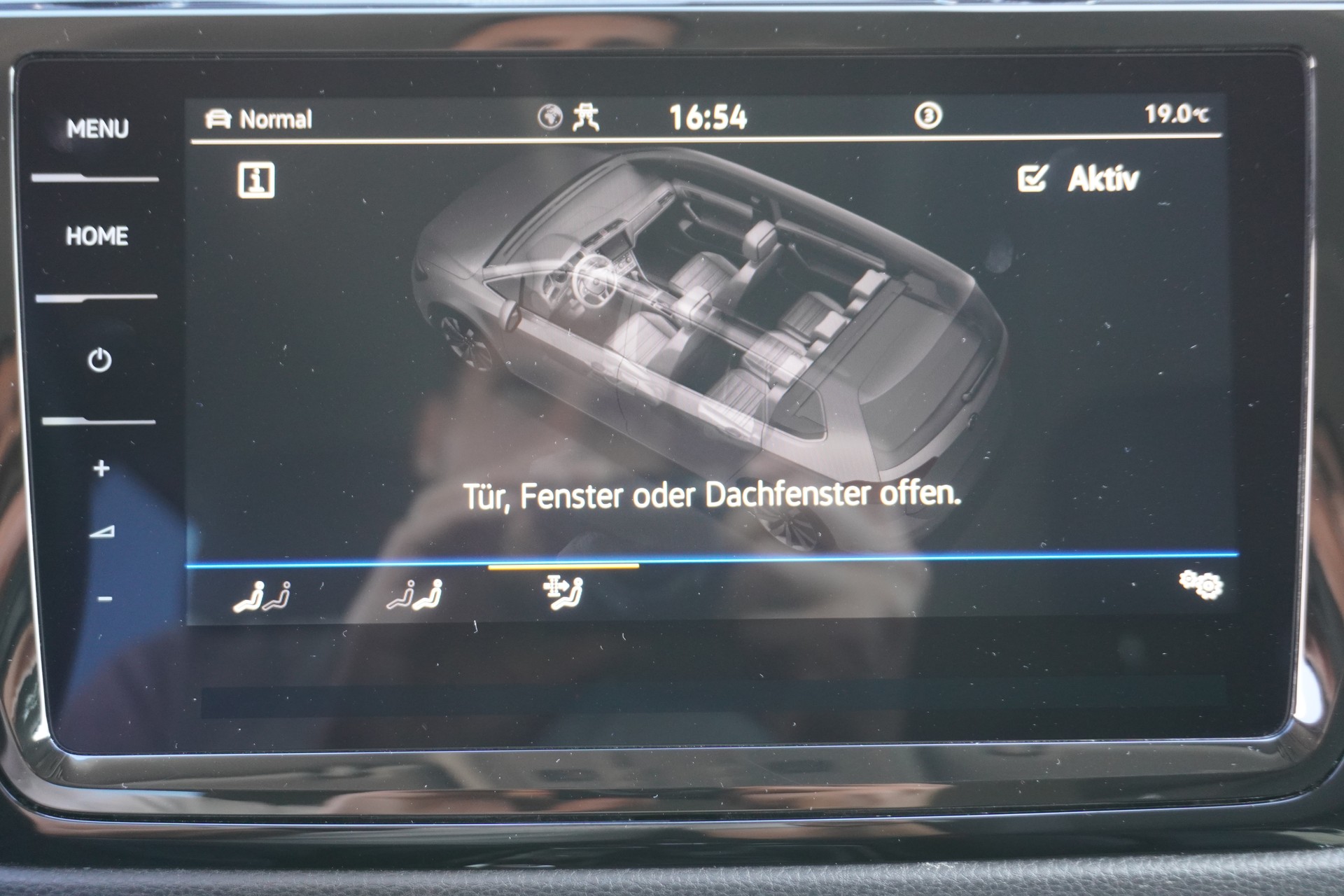VW Touran 2.0 TDI BlueMotion Technology Highline DSG-image-23