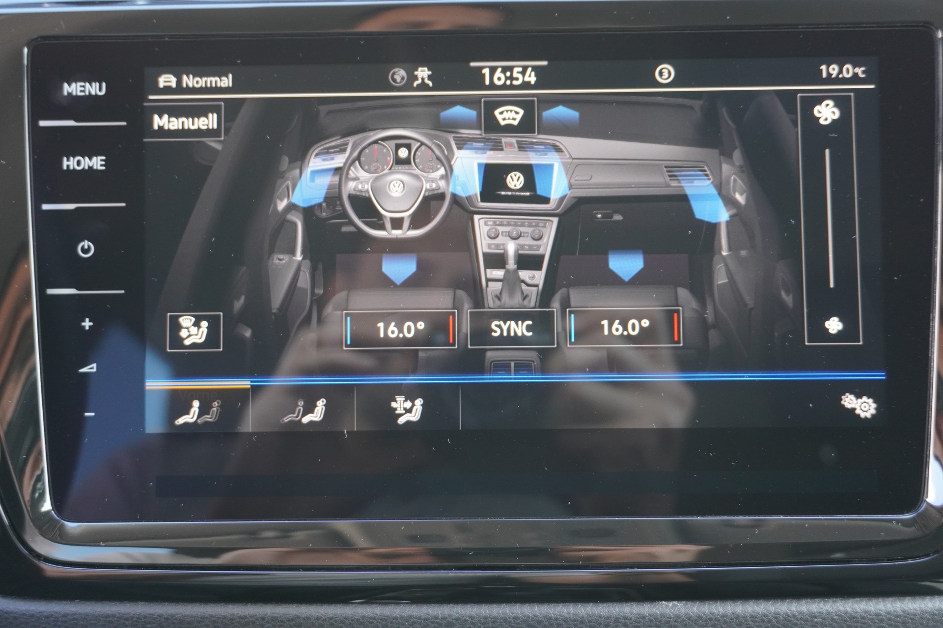VW Touran 2.0 TDI BlueMotion Technology Highline DSG-image-24