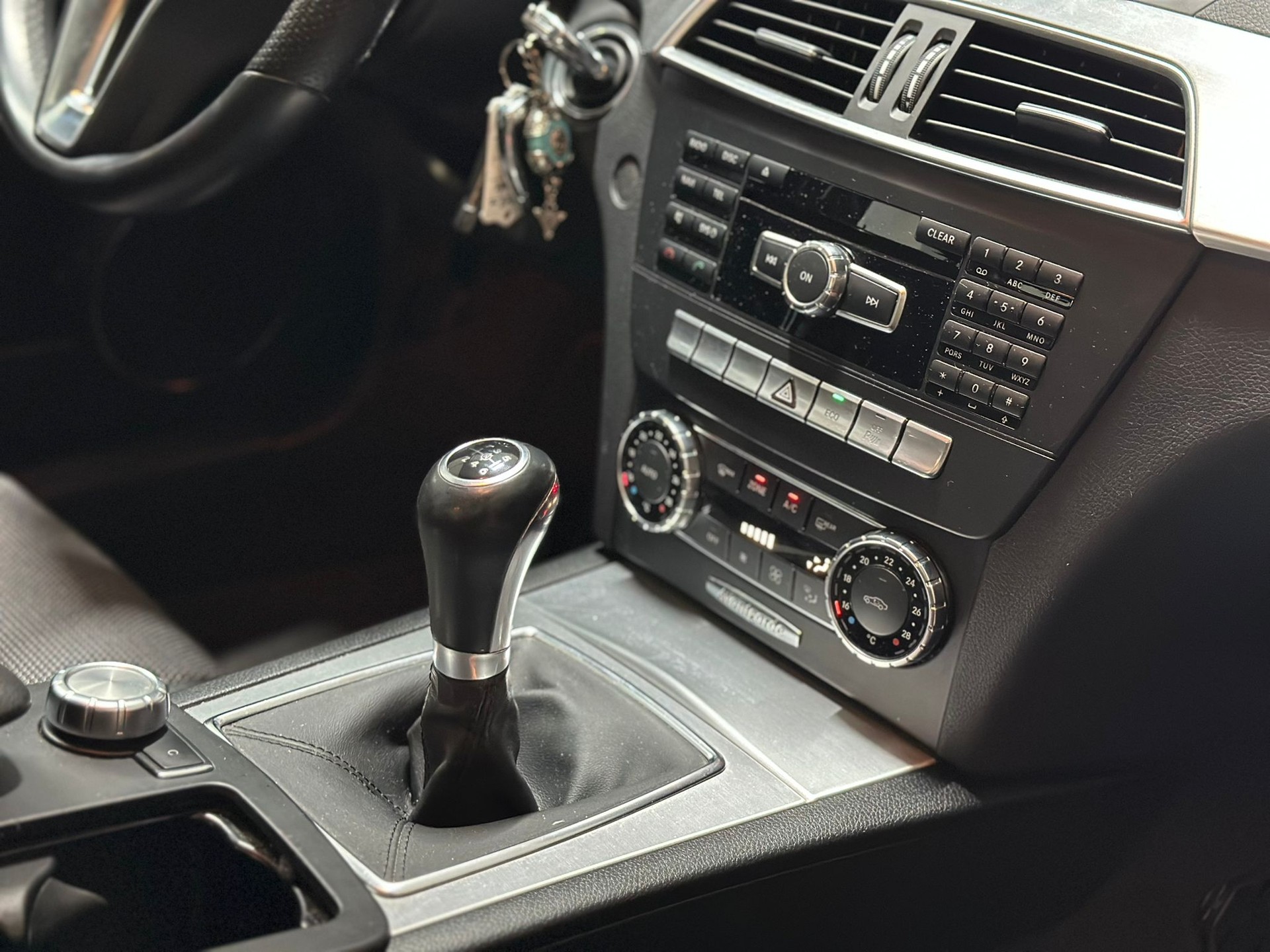 MERCEDES-BENZ C 200 Avantgarde-image-9