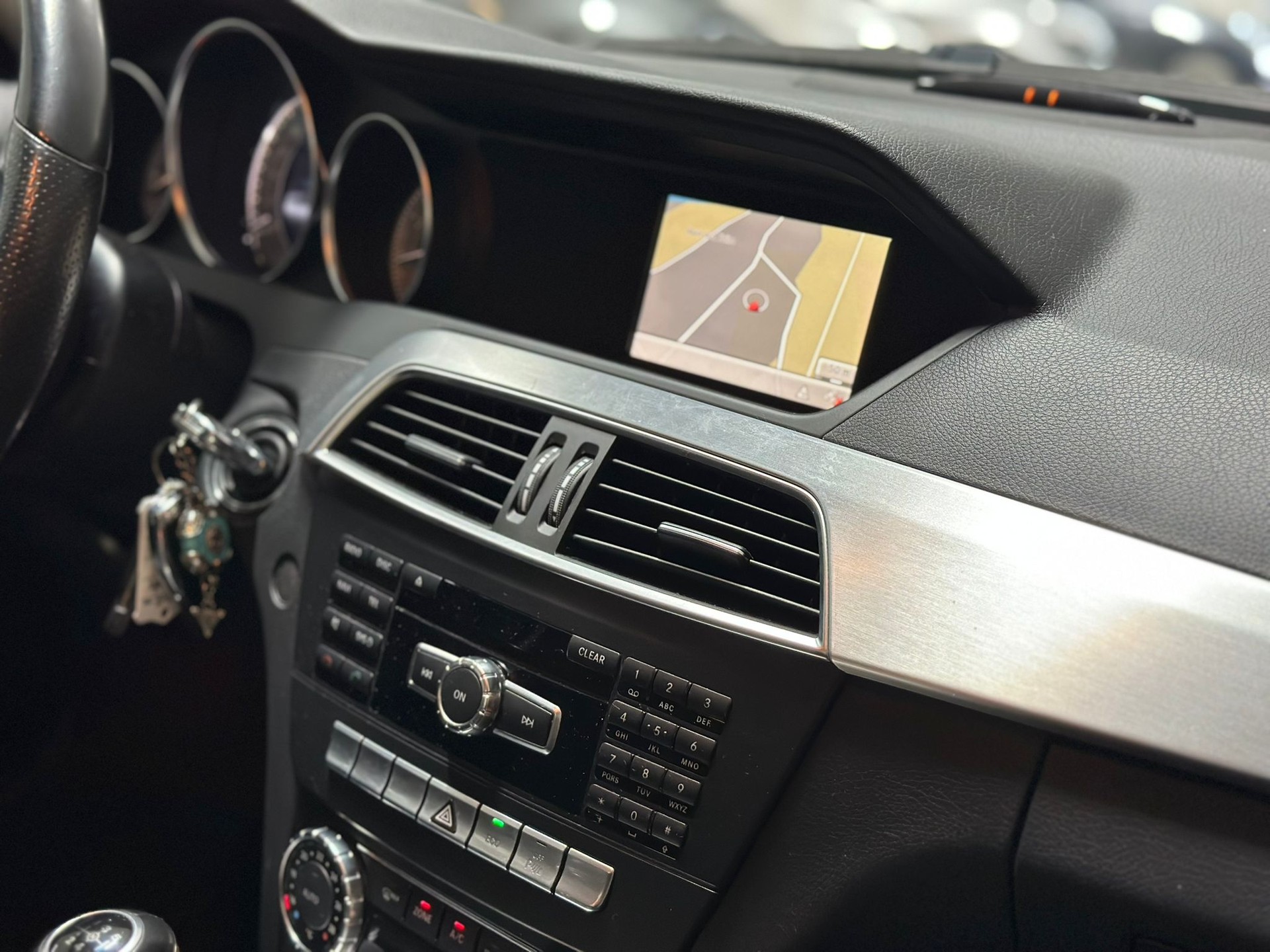 MERCEDES-BENZ C 200 Avantgarde-image-5
