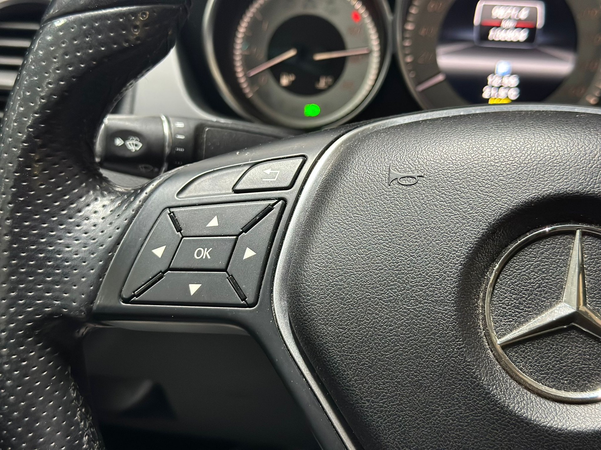 MERCEDES-BENZ C 200 Avantgarde-image-8