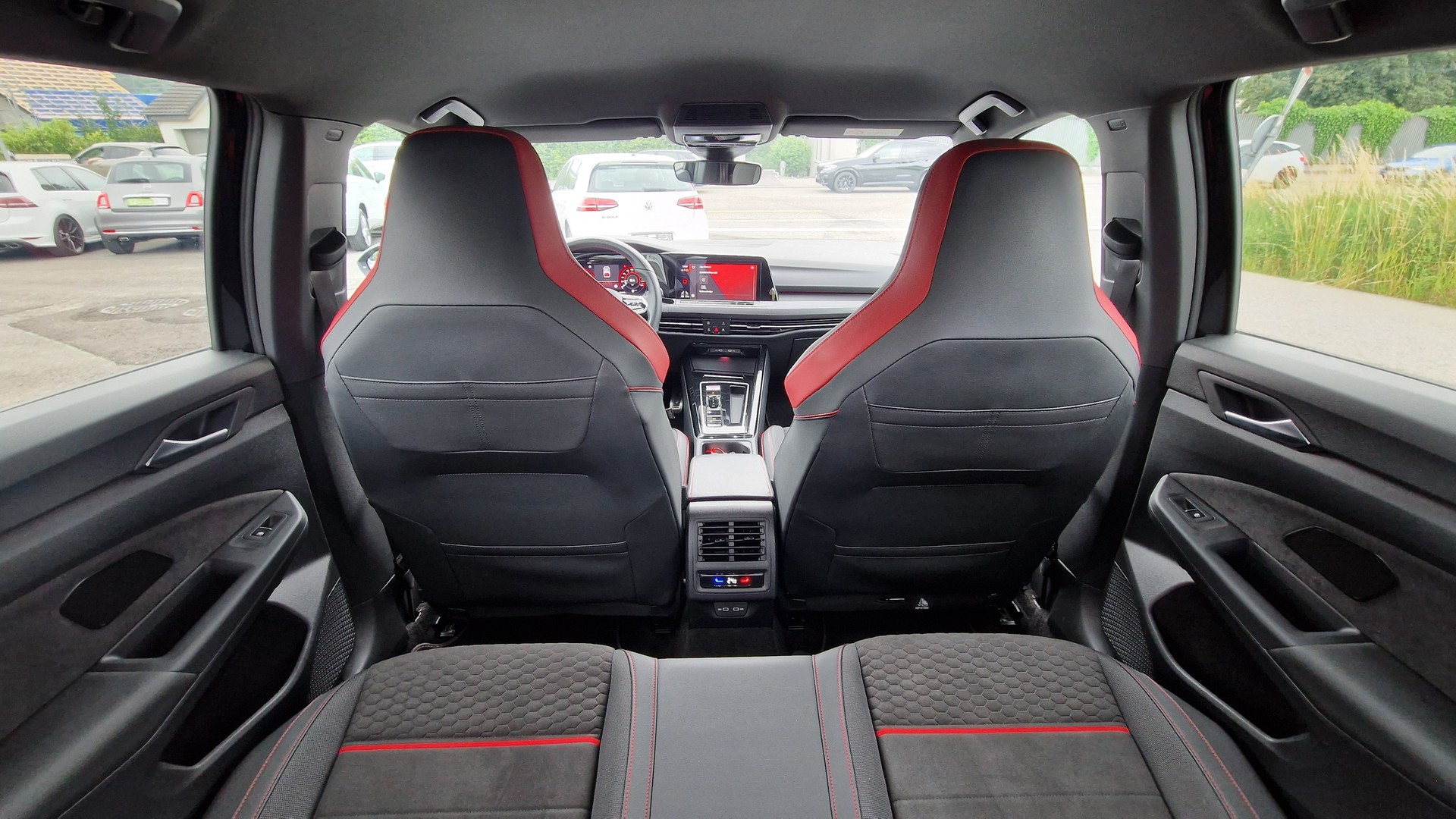VW Golf 2.0 TSI GTI Clubsport DSG-image-11