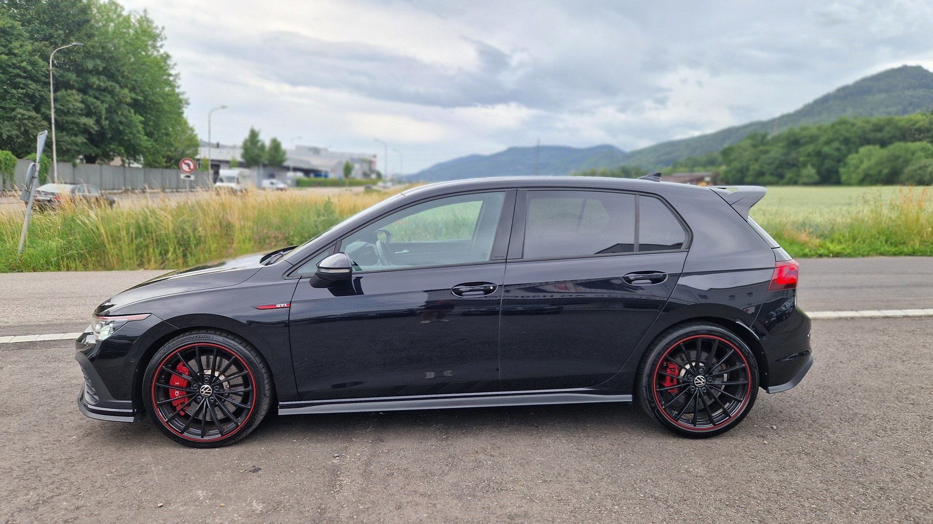 VW Golf 2.0 TSI GTI Clubsport DSG-image-2