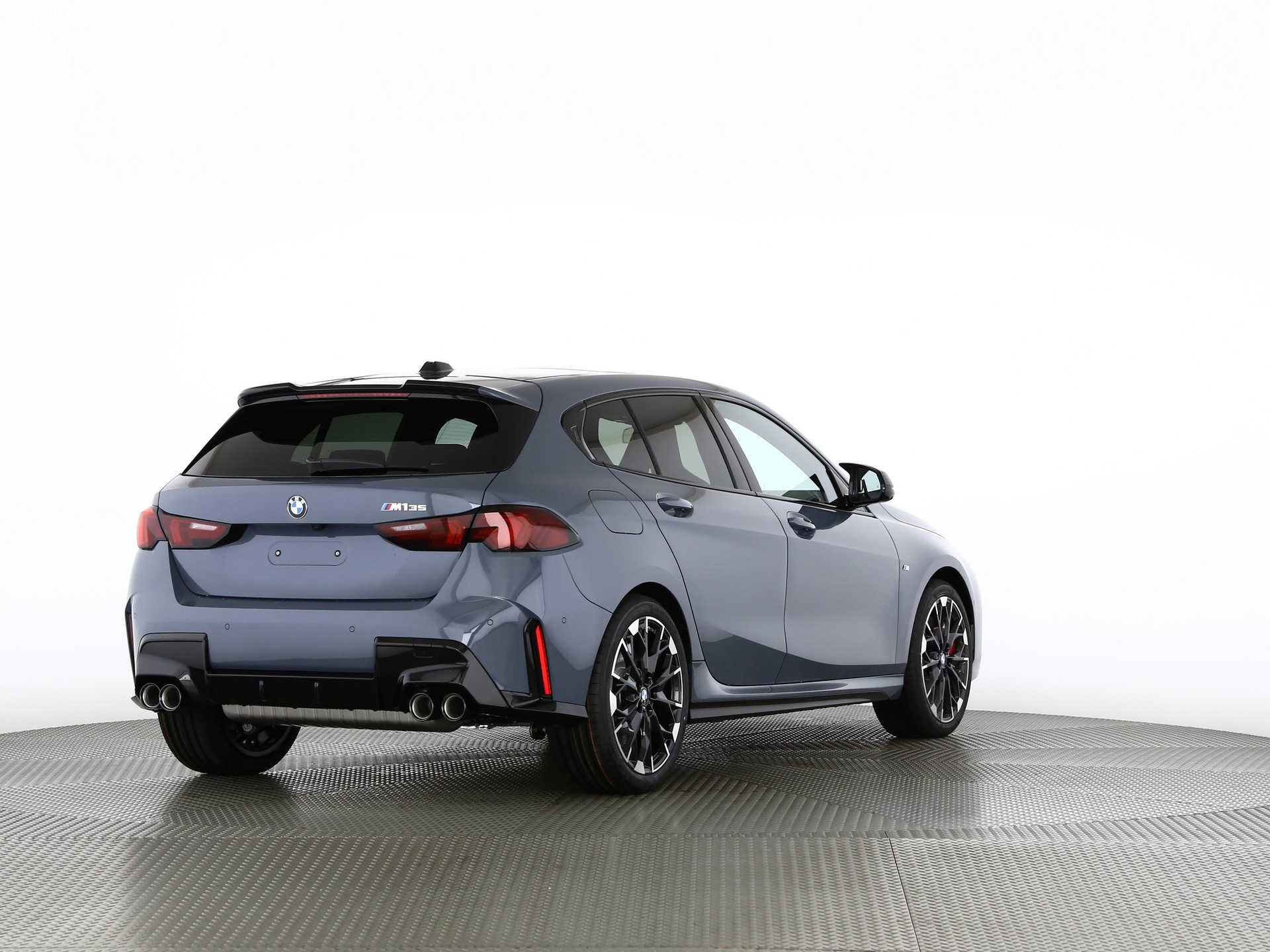 BMW M135i xDrive-image-1
