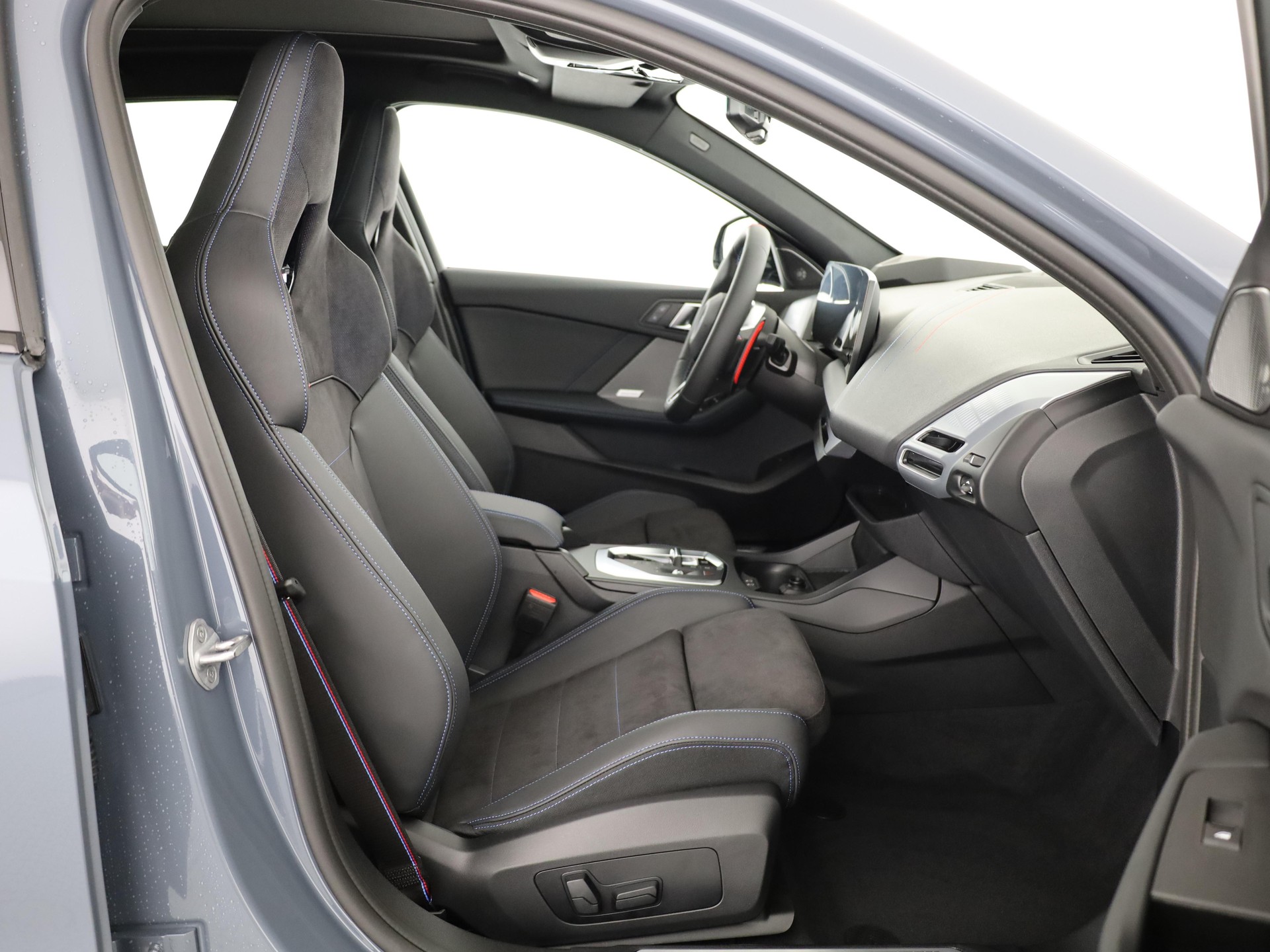 BMW M135i xDrive-image-16