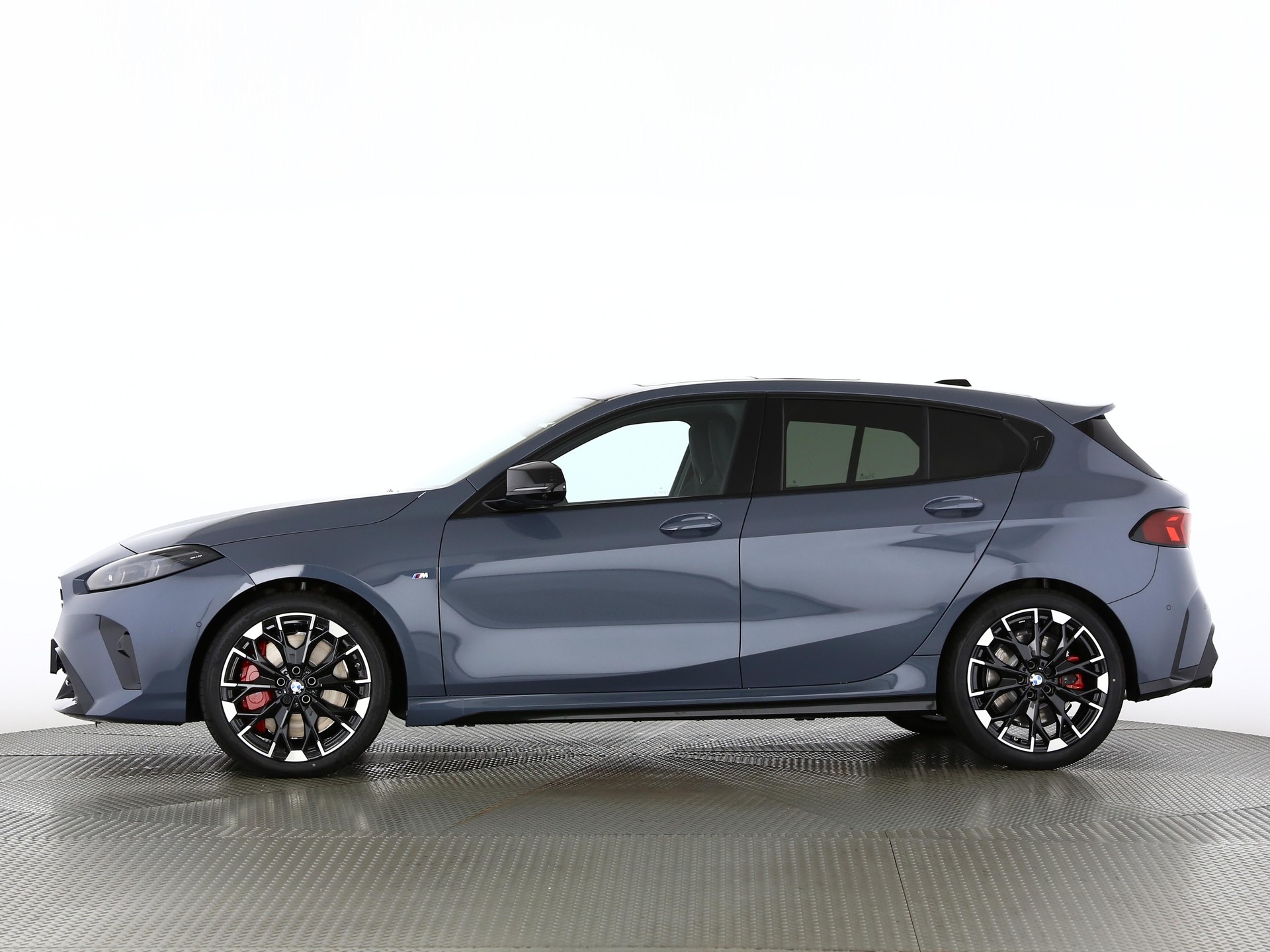BMW M135i xDrive-image-2