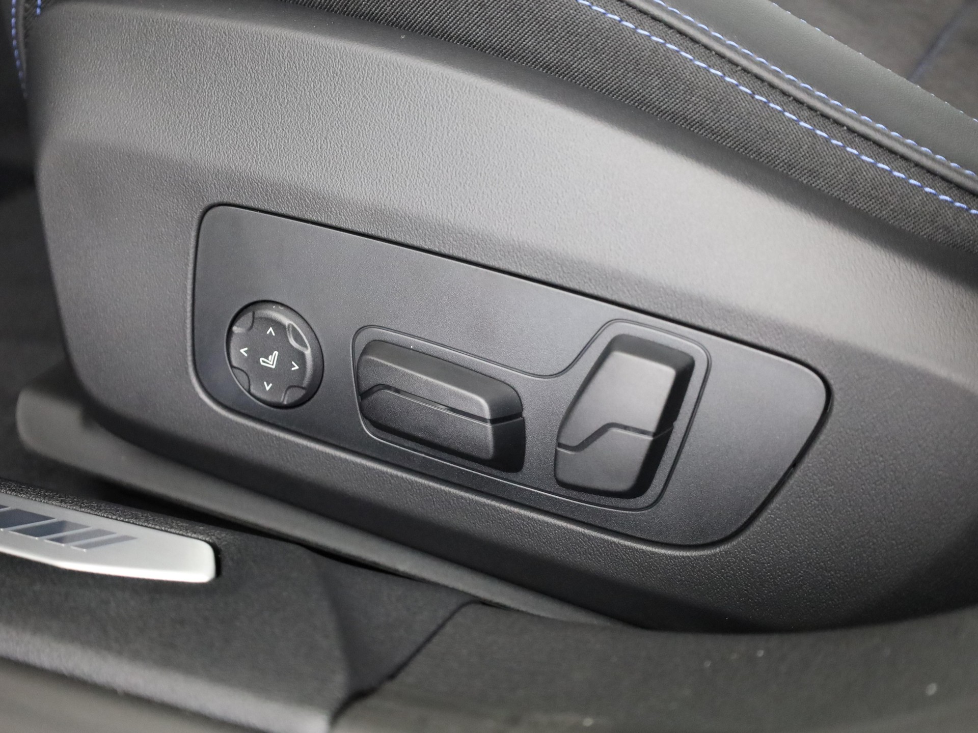 BMW M135i xDrive-image-11